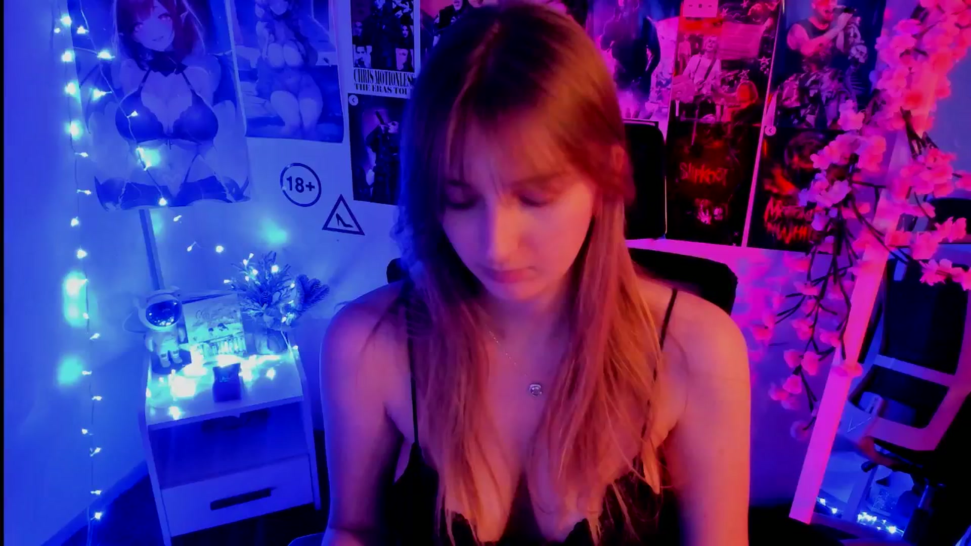 Gallery image thumbnail from Lisa_Star_'s myfreecams stream on, 11/13/2025, 15:43 image 6 of 20