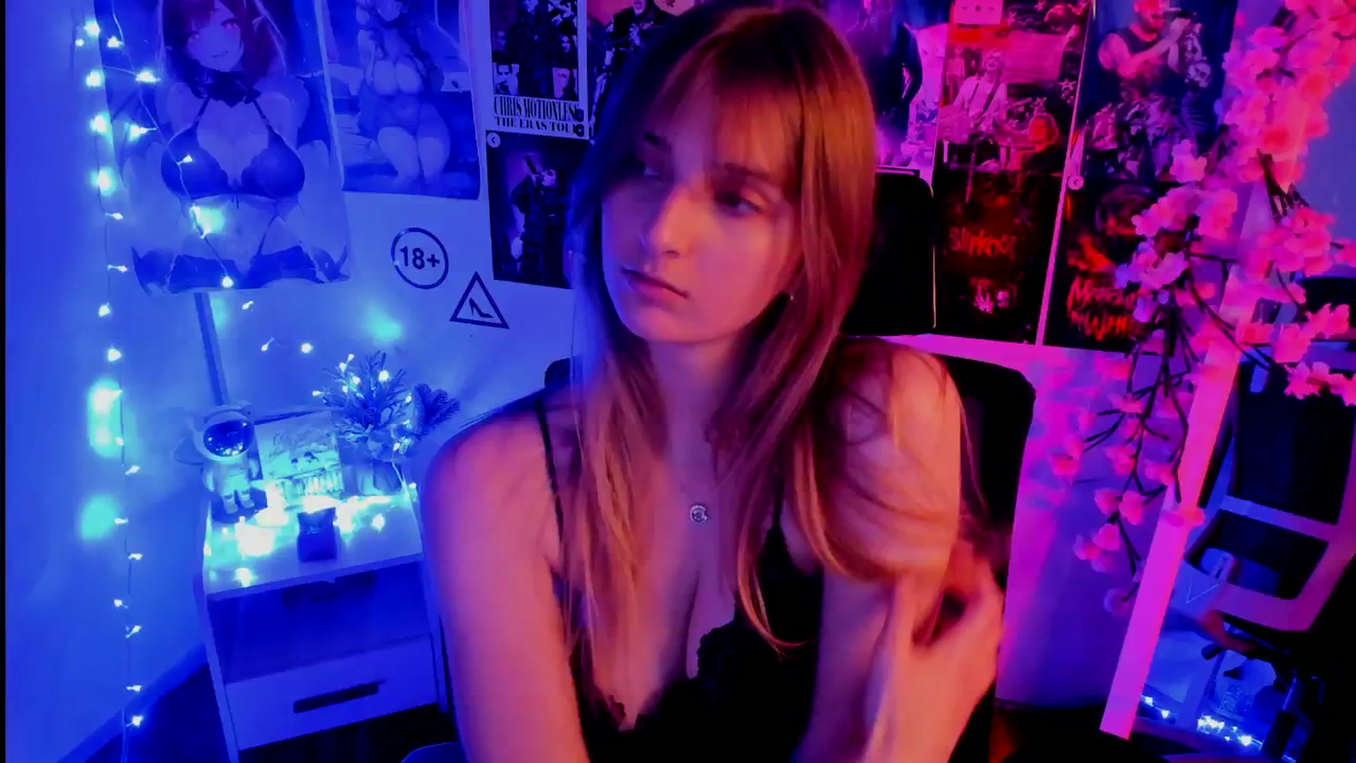 Gallery image thumbnail from Lisa_Star_'s myfreecams stream on, 11/13/2025, 15:43 image 13 of 20