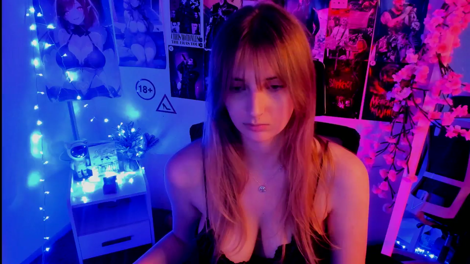 Gallery image thumbnail from Lisa_Star_'s myfreecams stream on, 11/13/2025, 15:43 image 20 of 20