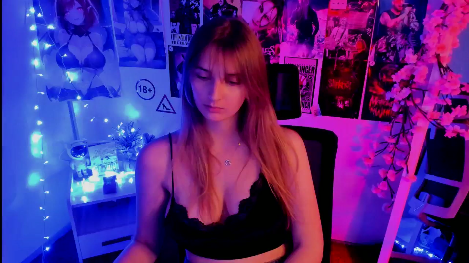 Gallery image thumbnail from Lisa_Star_'s myfreecams stream on, 11/13/2025, 17:26 image 7 of 20
