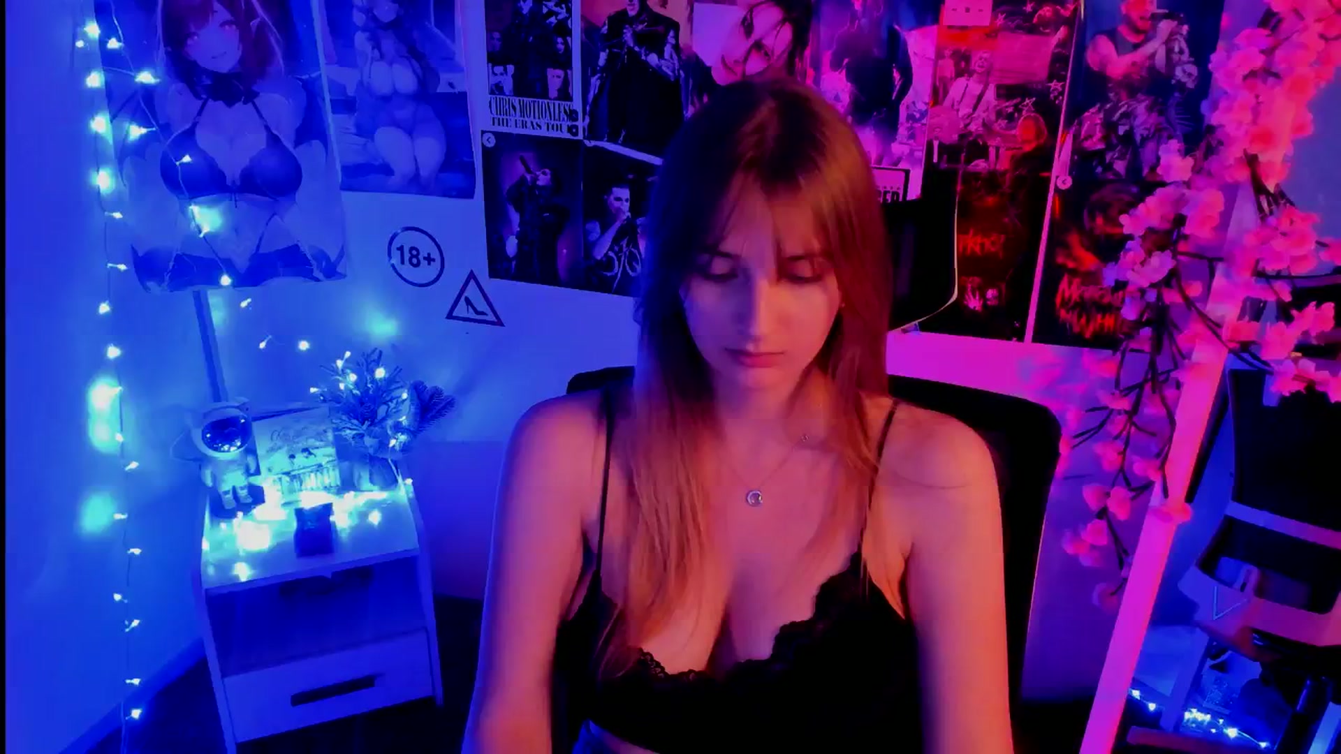 Gallery image thumbnail from Lisa_Star_'s myfreecams stream on, 11/13/2025, 17:26 image 18 of 20