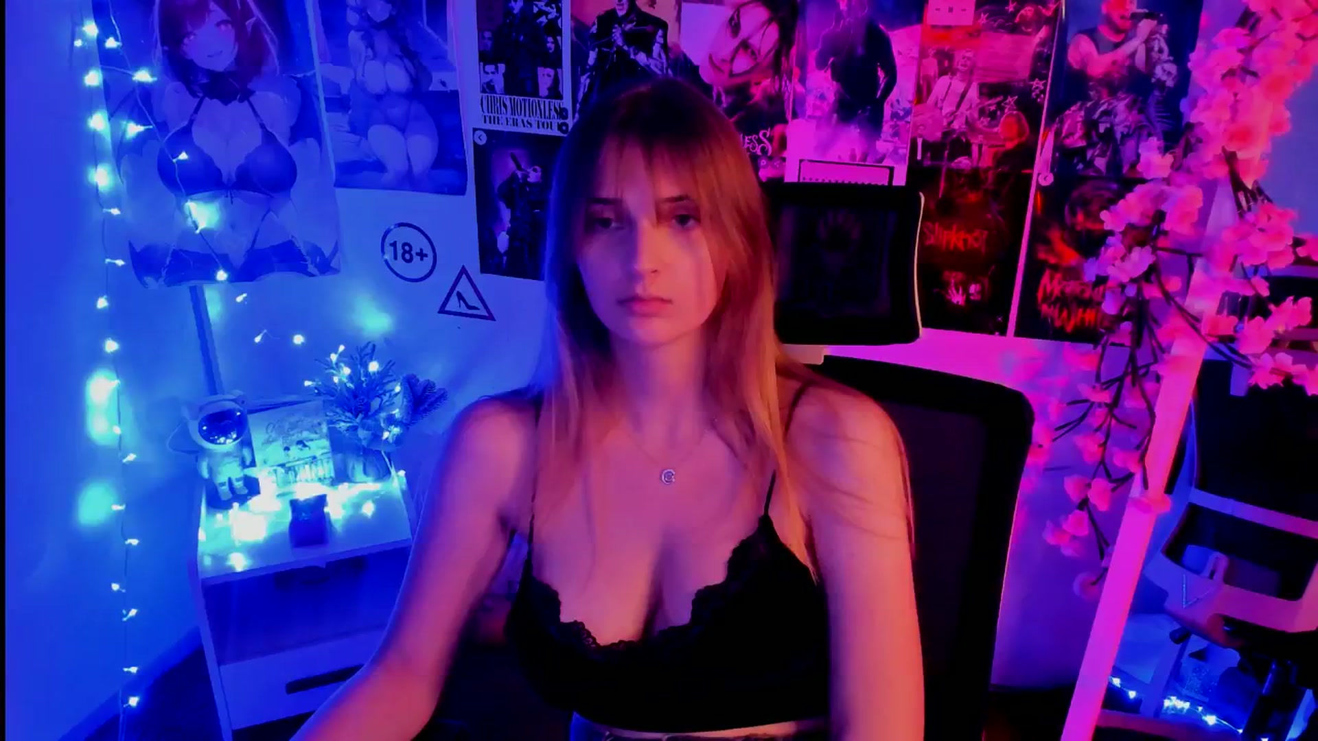 Gallery image thumbnail from Lisa_Star_'s myfreecams stream on, 11/13/2025, 17:26 image 14 of 20