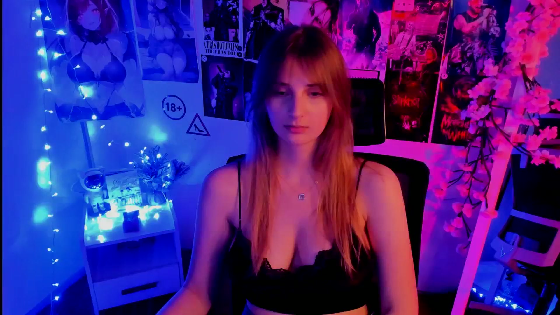 Gallery image thumbnail from Lisa_Star_'s myfreecams stream on, 11/13/2025, 17:58 image 4 of 20