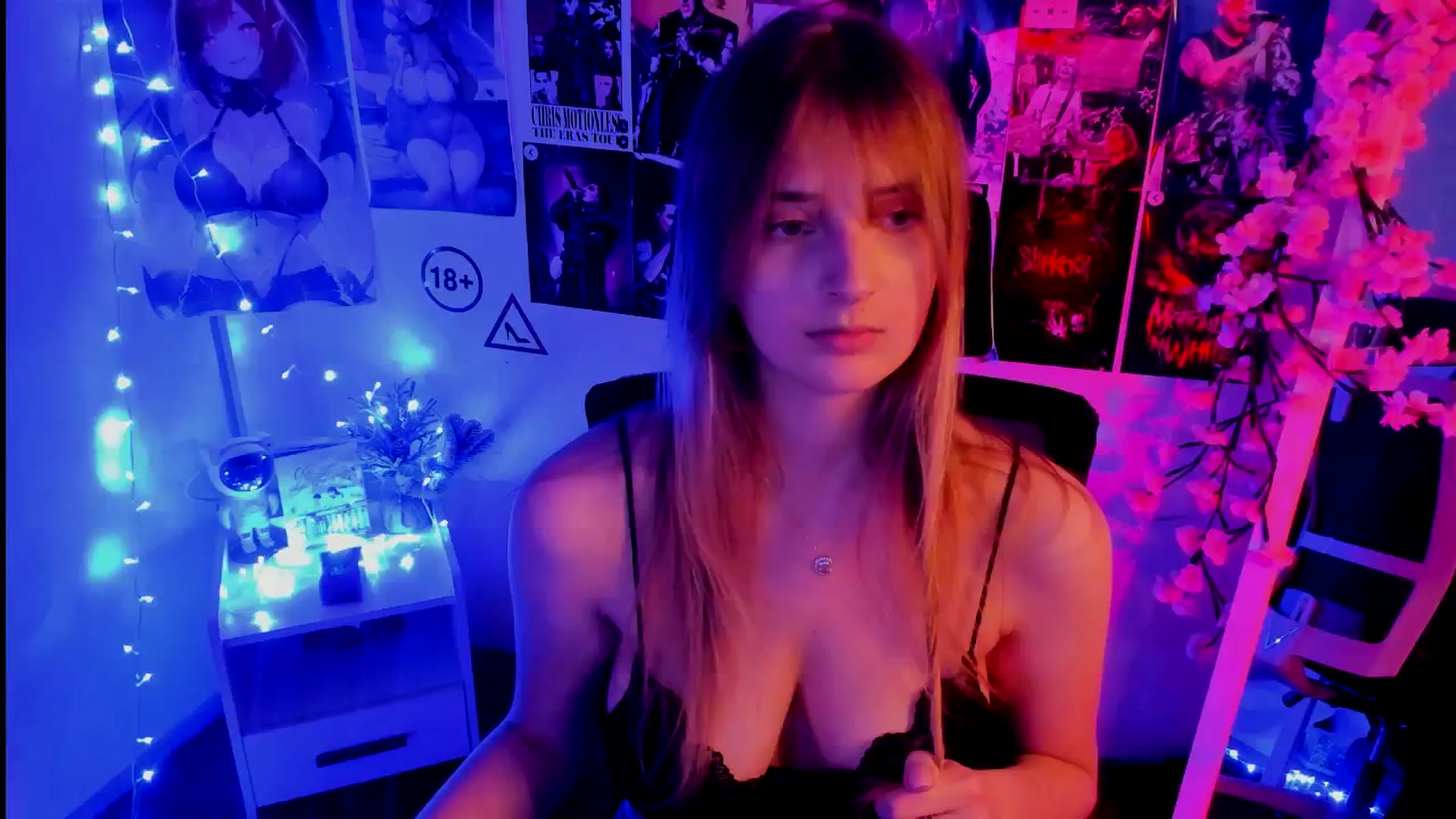 Gallery image thumbnail from Lisa_Star_'s myfreecams stream on, 11/13/2025, 17:58 image 9 of 20