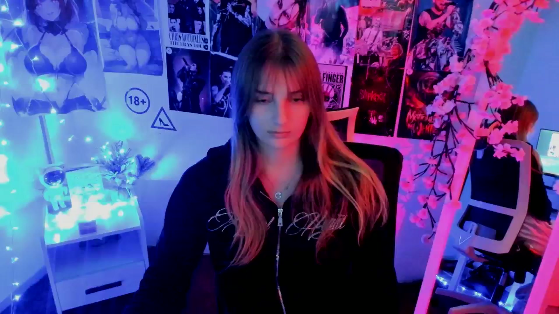 Gallery image thumbnail from Lisa_Star_'s myfreecams stream on, 11/14/2025, 16:18 image 17 of 20