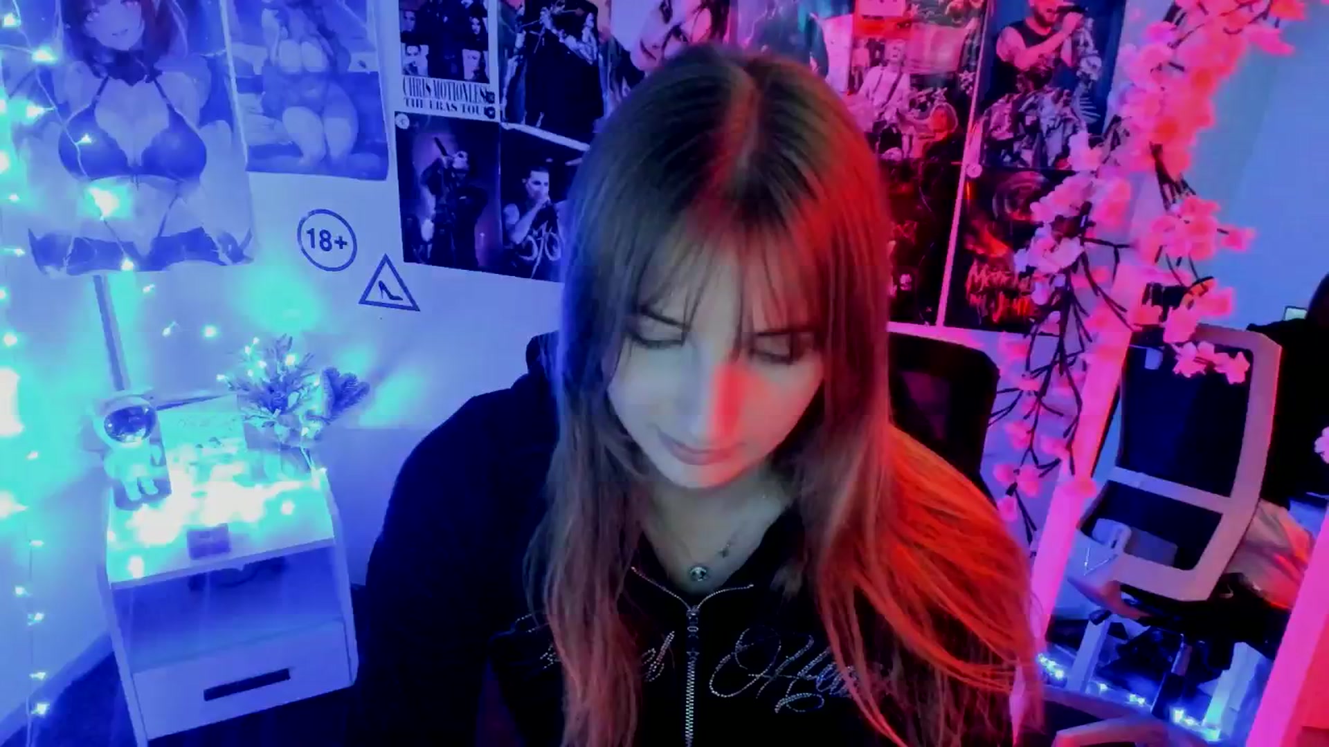 Gallery image thumbnail from Lisa_Star_'s myfreecams stream on, 11/14/2025, 16:18 image 16 of 20