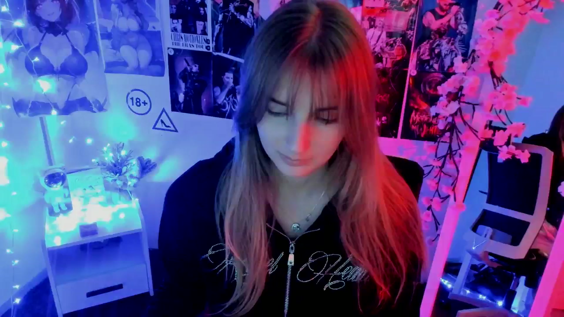 Gallery image thumbnail from Lisa_Star_'s myfreecams stream on, 11/14/2025, 16:18 image 19 of 20