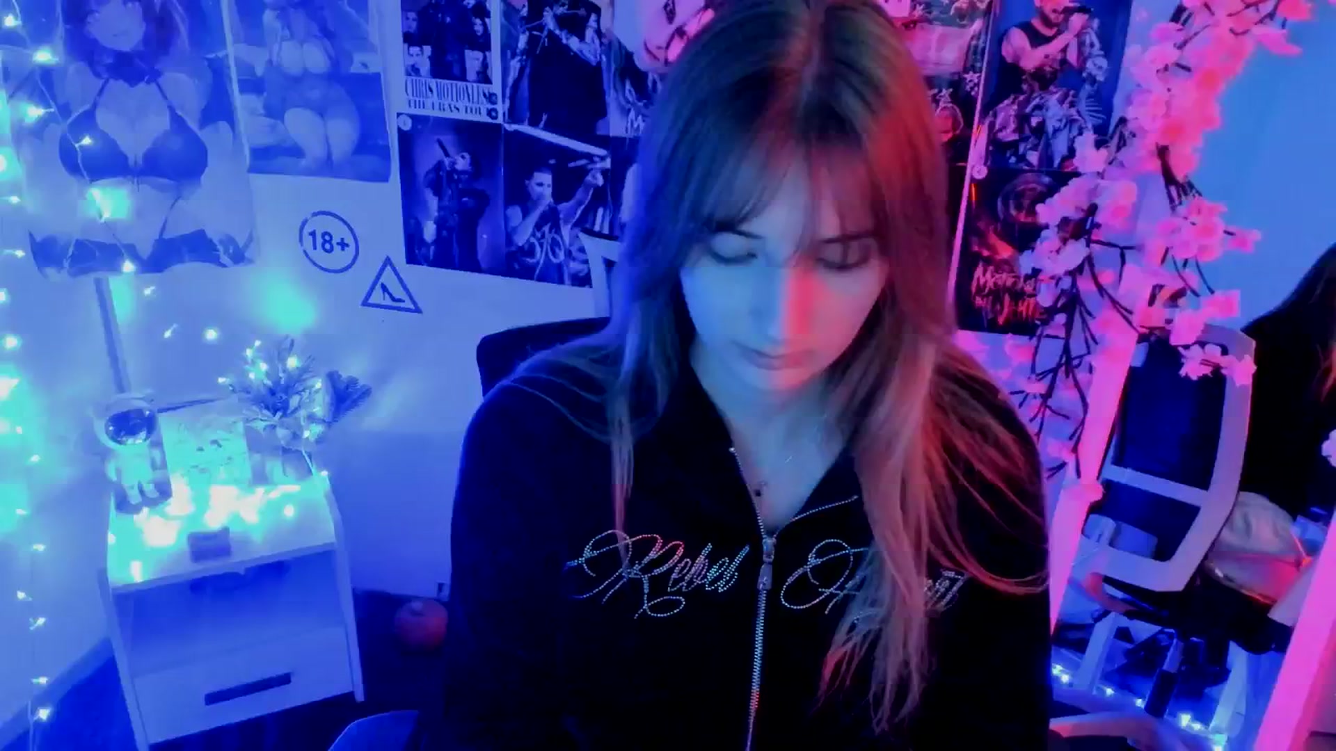 Gallery image thumbnail from Lisa_Star_'s myfreecams stream on, 11/14/2025, 17:09 image 13 of 20
