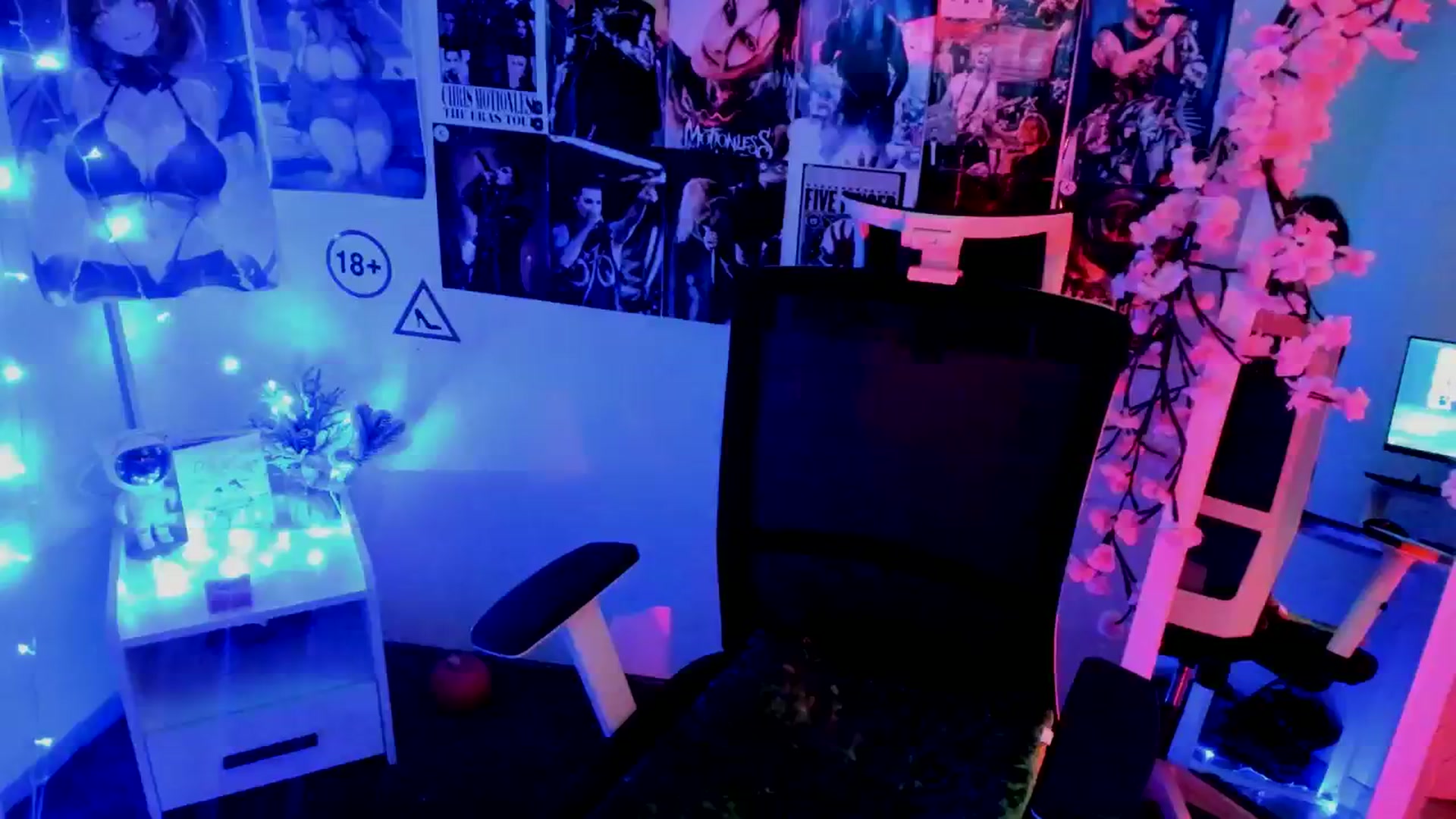 Gallery image thumbnail from Lisa_Star_'s myfreecams stream on, 11/14/2025, 17:09 image 9 of 20