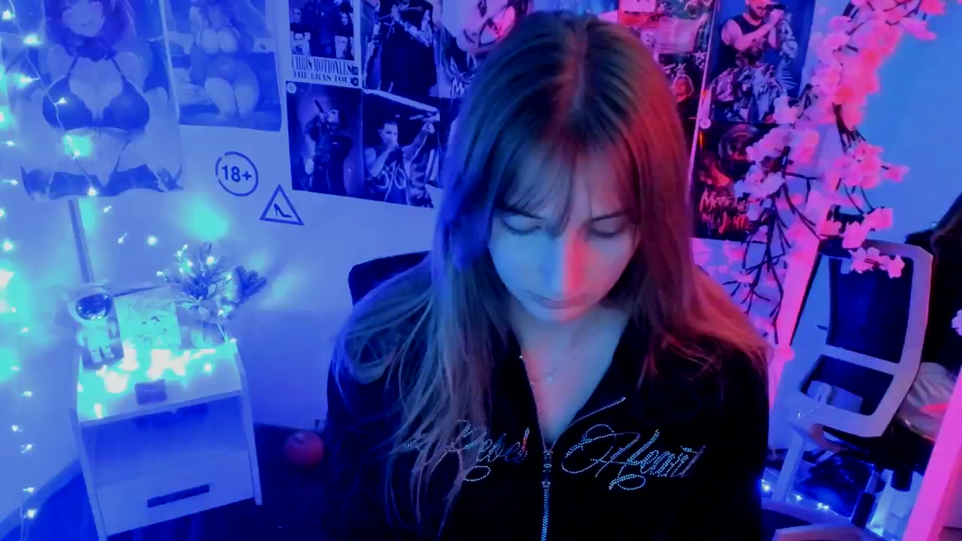 Gallery image thumbnail from Lisa_Star_'s myfreecams stream on, 11/14/2025, 17:09 image 17 of 20