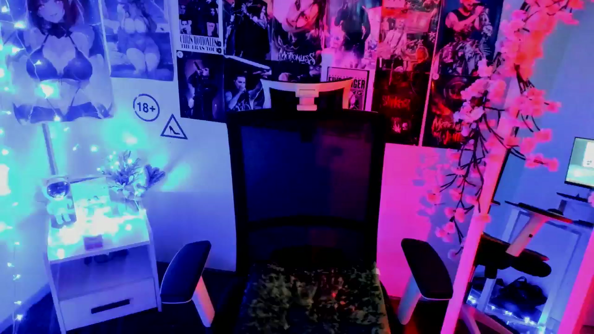 Gallery image thumbnail from Lisa_Star_'s myfreecams stream on, 11/14/2025, 17:35 image 1 of 20