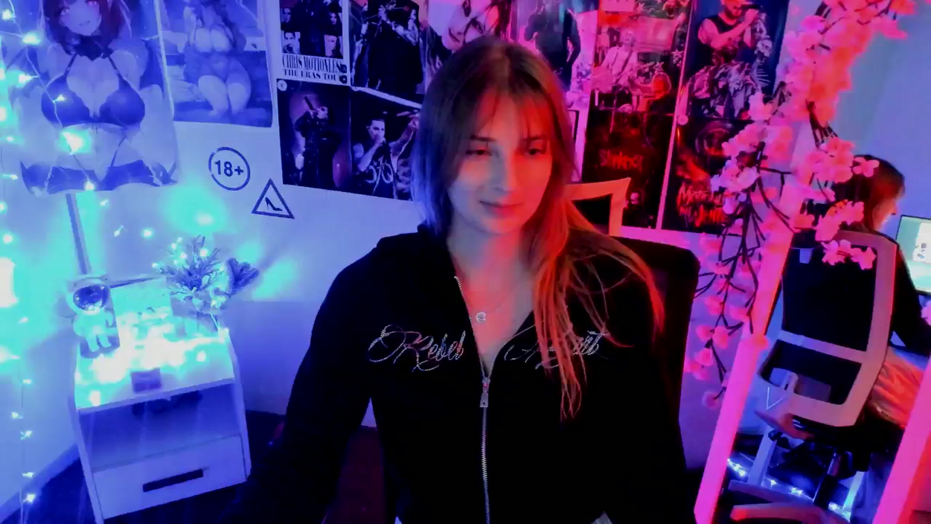 Gallery image thumbnail from Lisa_Star_'s myfreecams stream on, 11/14/2025, 17:35 image 14 of 20