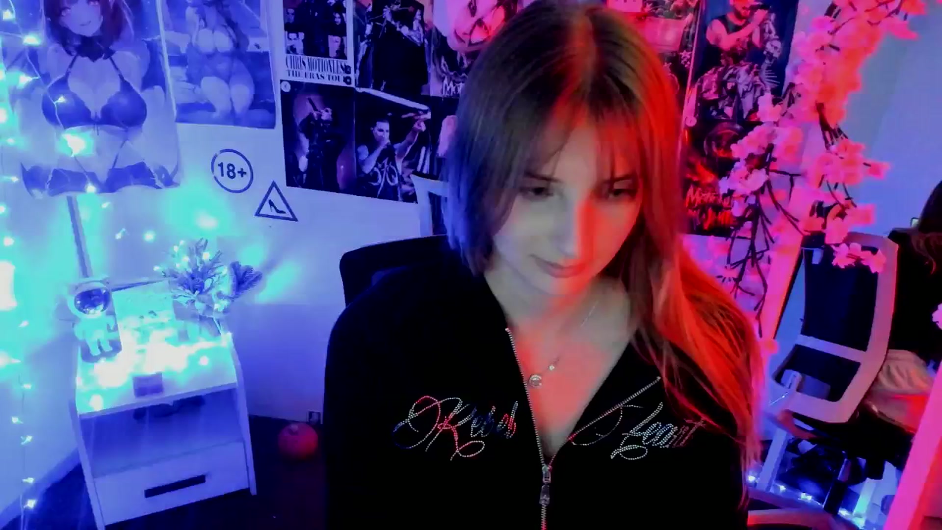 Gallery image thumbnail from Lisa_Star_'s myfreecams stream on, 11/14/2025, 17:35 image 13 of 20