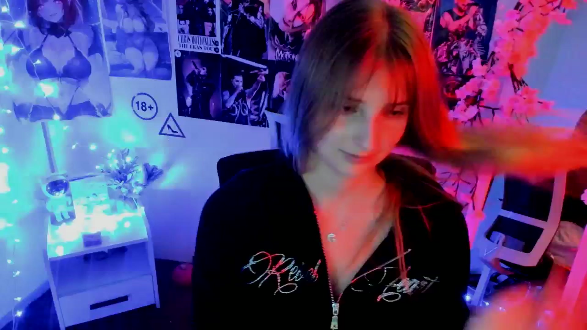 Gallery image thumbnail from Lisa_Star_'s myfreecams stream on, 11/14/2025, 17:35 image 18 of 20