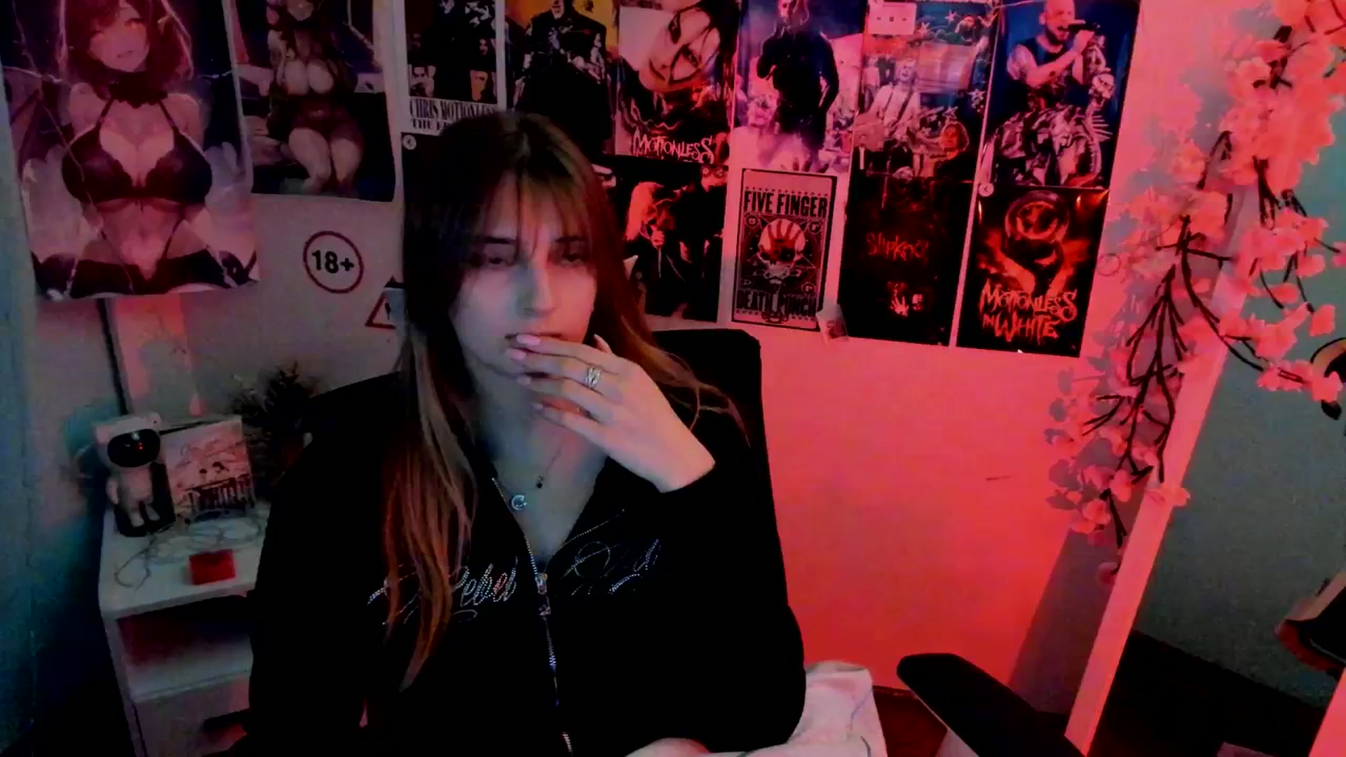 Gallery image thumbnail from Lisa_Star_'s myfreecams stream on, 11/14/2025, 19:39 image 12 of 20