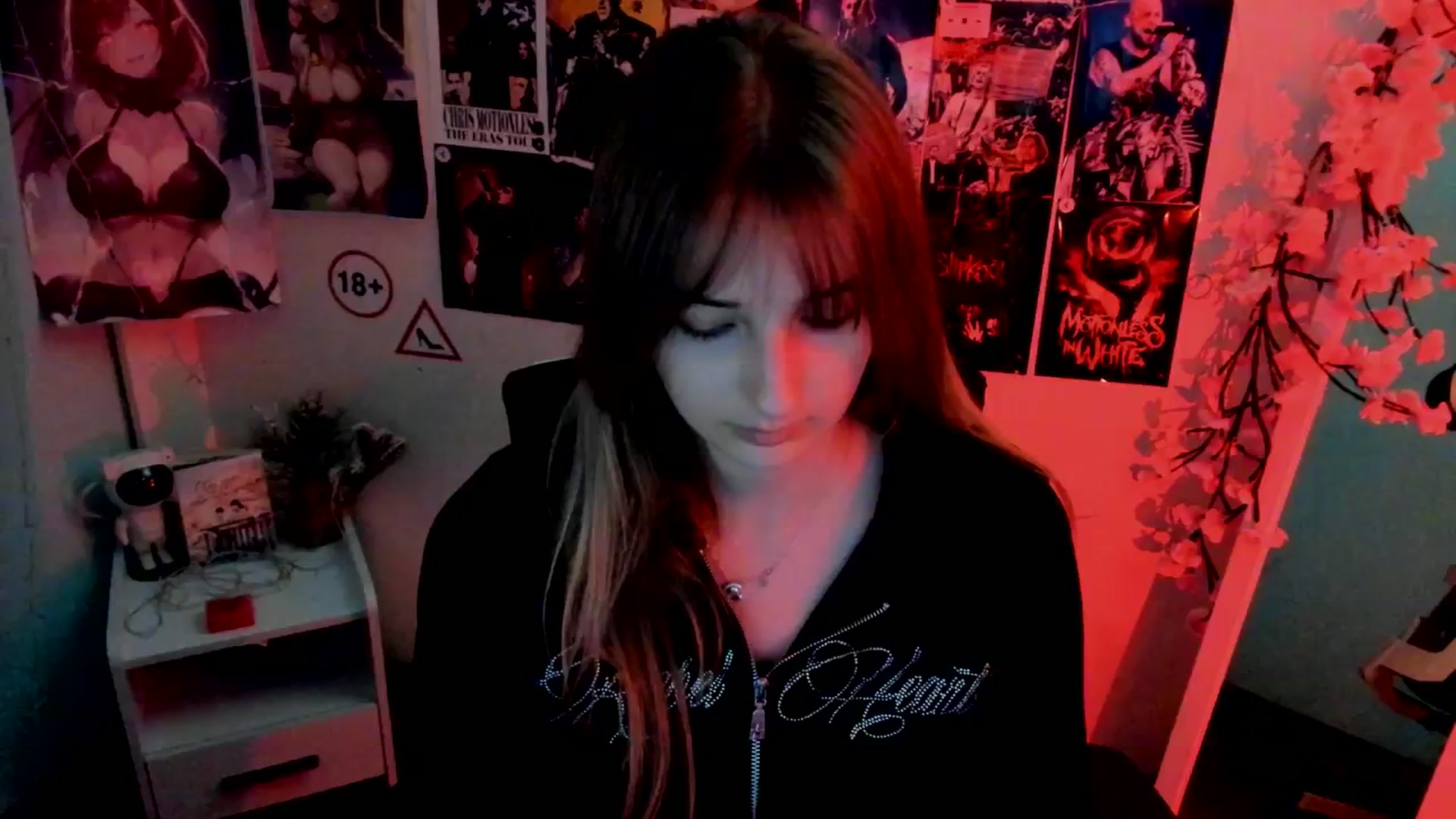 Gallery image thumbnail from Lisa_Star_'s myfreecams stream on, 11/14/2025, 19:39 image 20 of 20