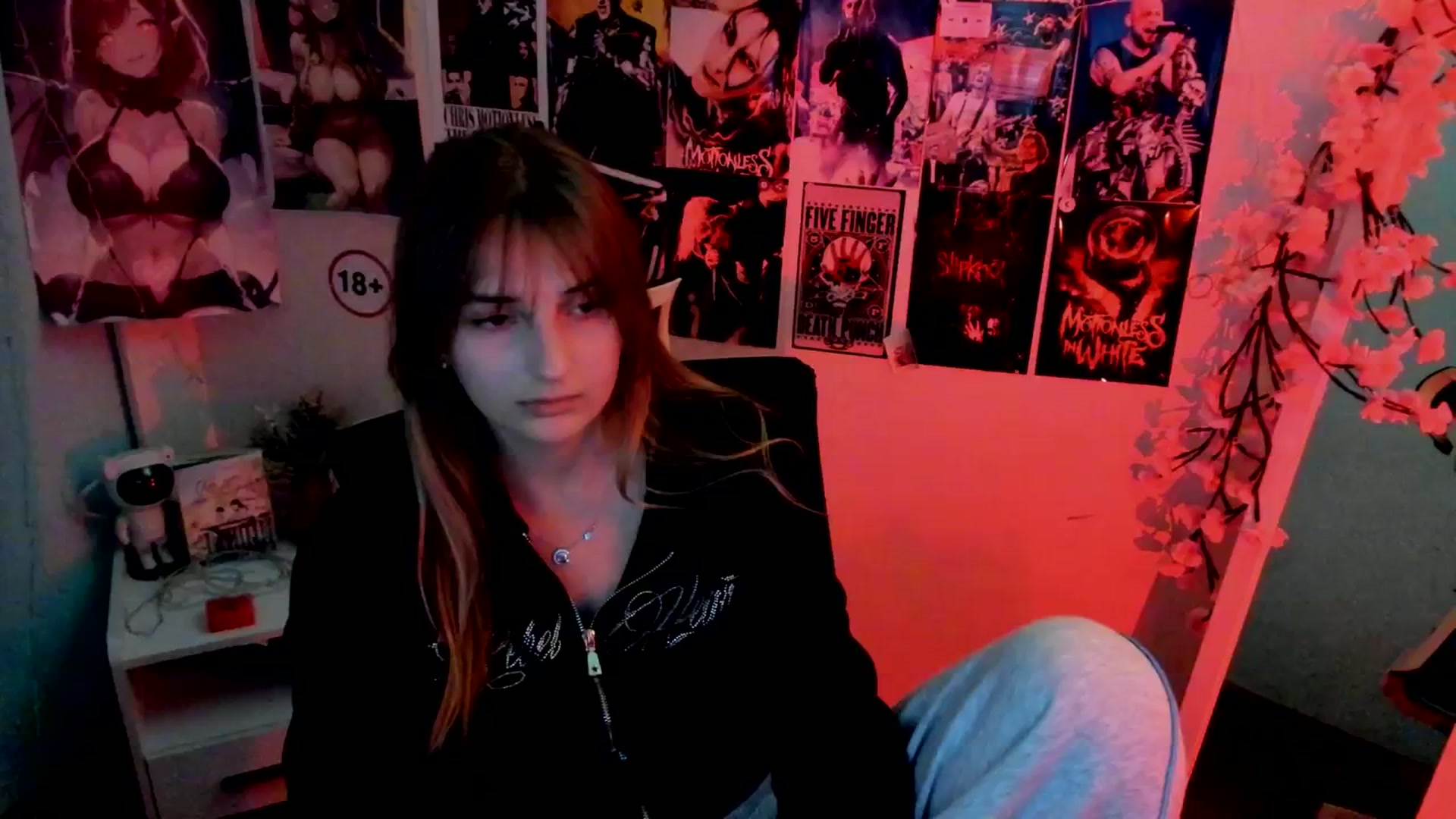 Gallery image thumbnail from Lisa_Star_'s myfreecams stream on, 11/14/2025, 19:39 image 4 of 20