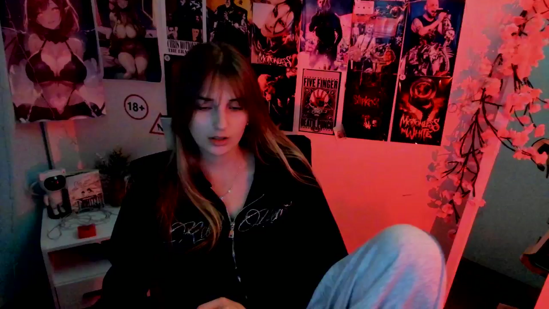 Gallery image thumbnail from Lisa_Star_'s myfreecams stream on, 11/14/2025, 19:39 image 1 of 20