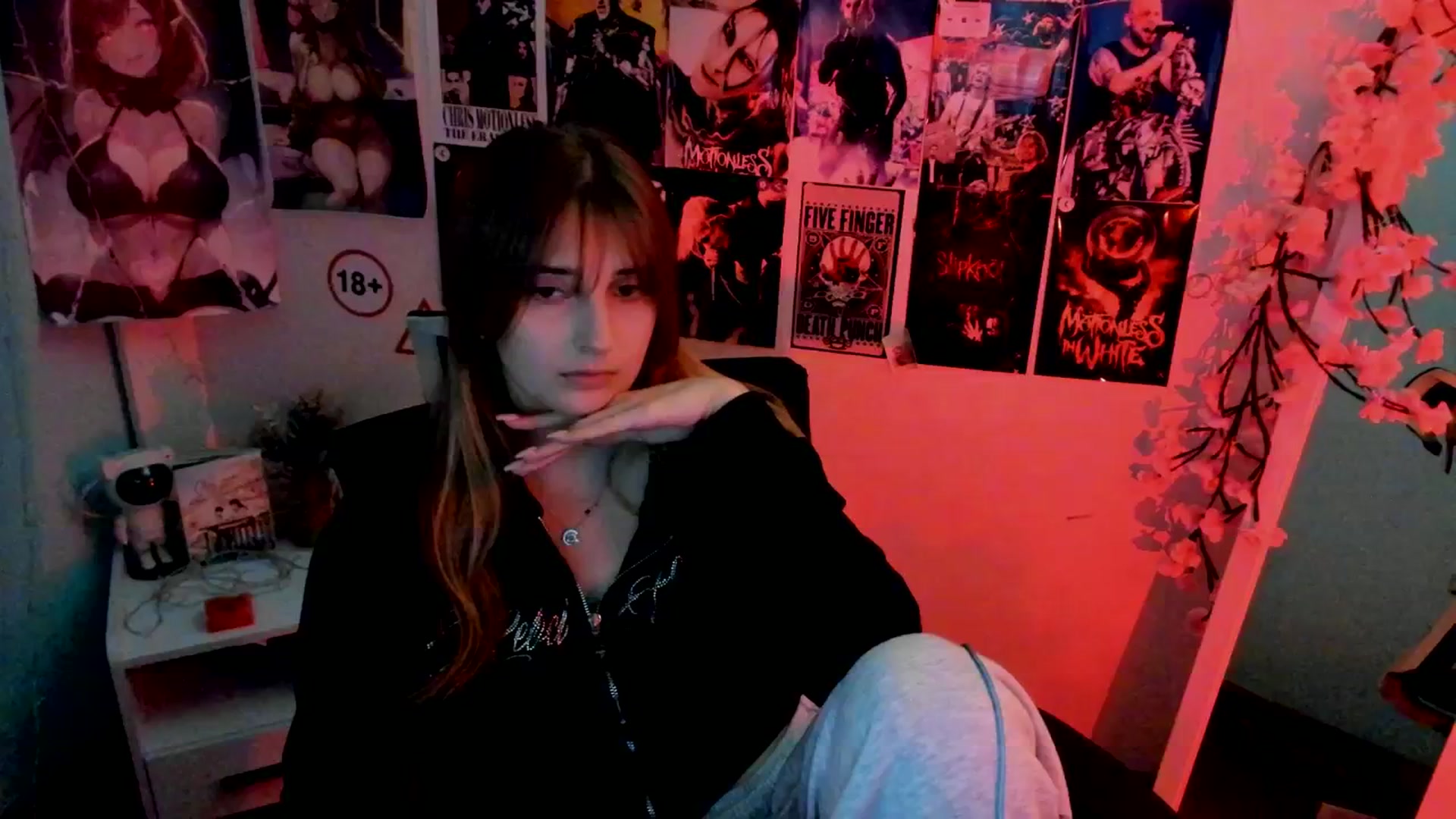 Gallery image thumbnail from Lisa_Star_'s myfreecams stream on, 11/14/2025, 19:39 image 8 of 20