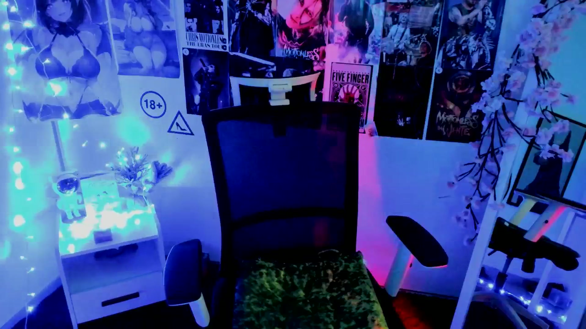 Gallery image thumbnail from Lisa_Star_'s myfreecams stream on, 11/18/2025, 09:17 image 11 of 20