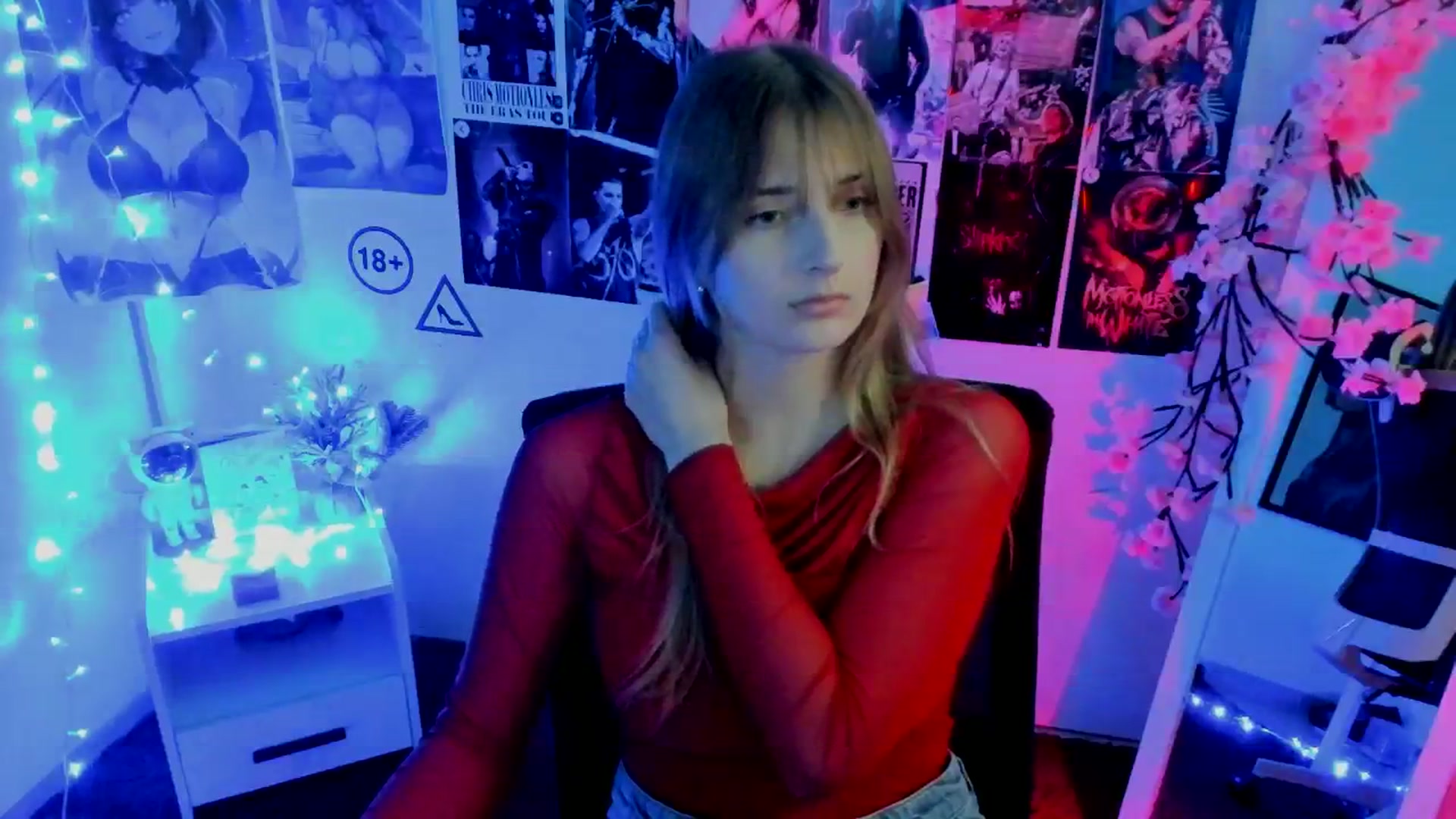 Gallery image thumbnail from Lisa_Star_'s myfreecams stream on, 11/18/2025, 09:17 image 6 of 20