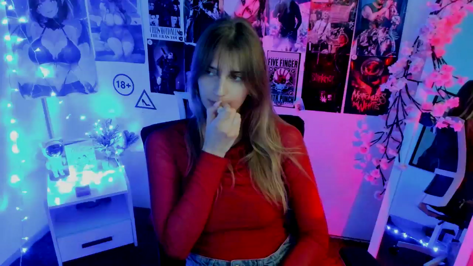 Gallery image thumbnail from Lisa_Star_'s myfreecams stream on, 11/18/2025, 12:25 image 6 of 20