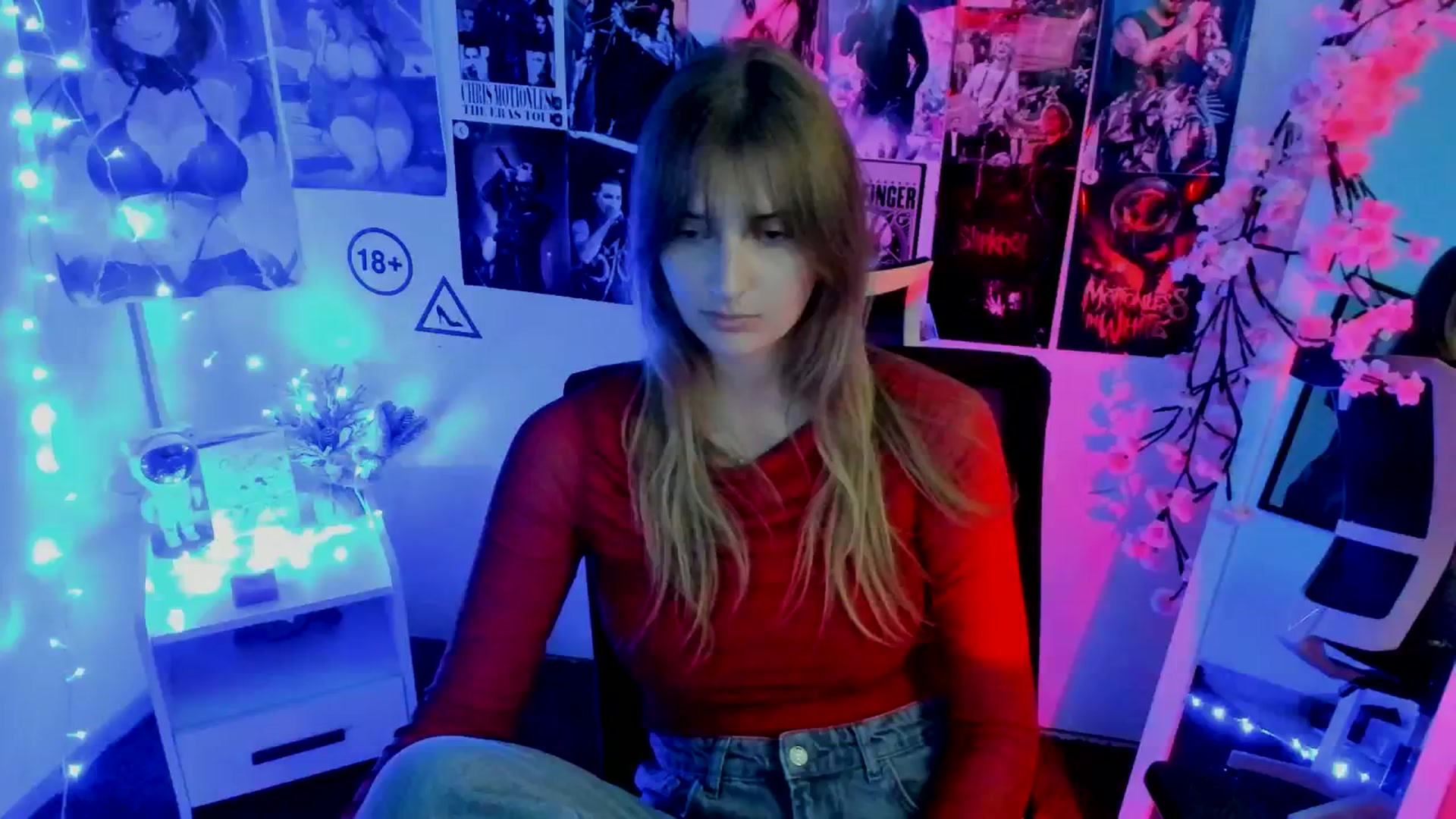 Gallery image thumbnail from Lisa_Star_'s myfreecams stream on, 11/18/2025, 12:25 image 13 of 20