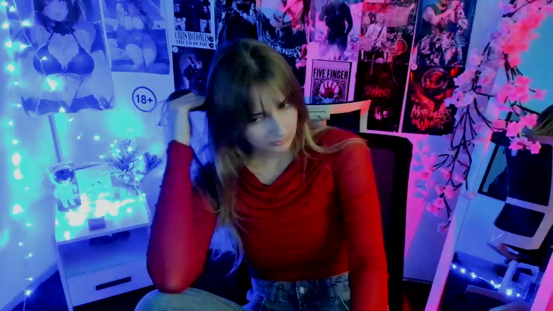 Gallery image thumbnail from Lisa_Star_'s myfreecams stream on, 11/18/2025, 12:25 image 14 of 20