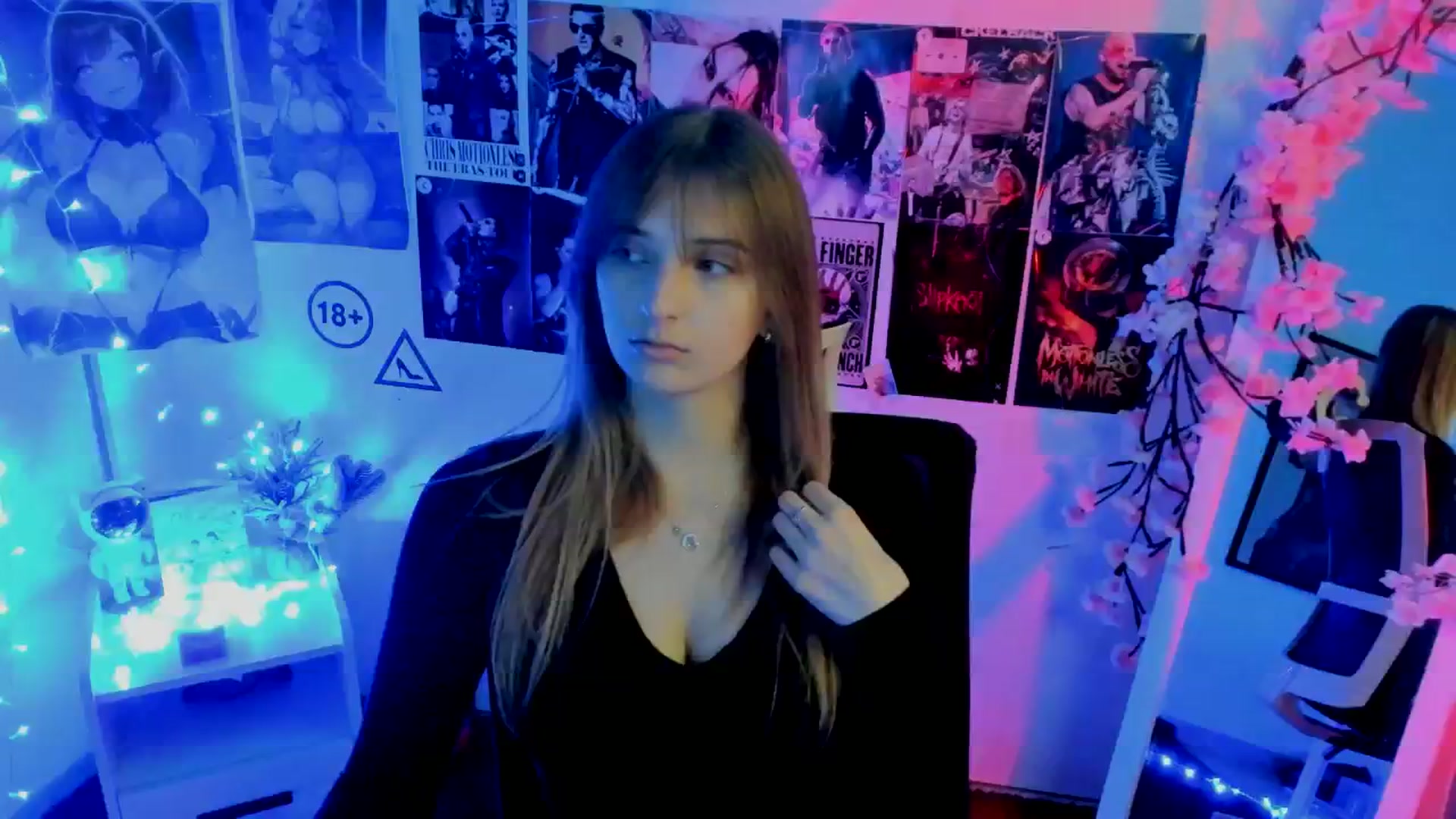 Gallery image thumbnail from Lisa_Star_'s myfreecams stream on, 11/19/2025, 13:53 image 1 of 20