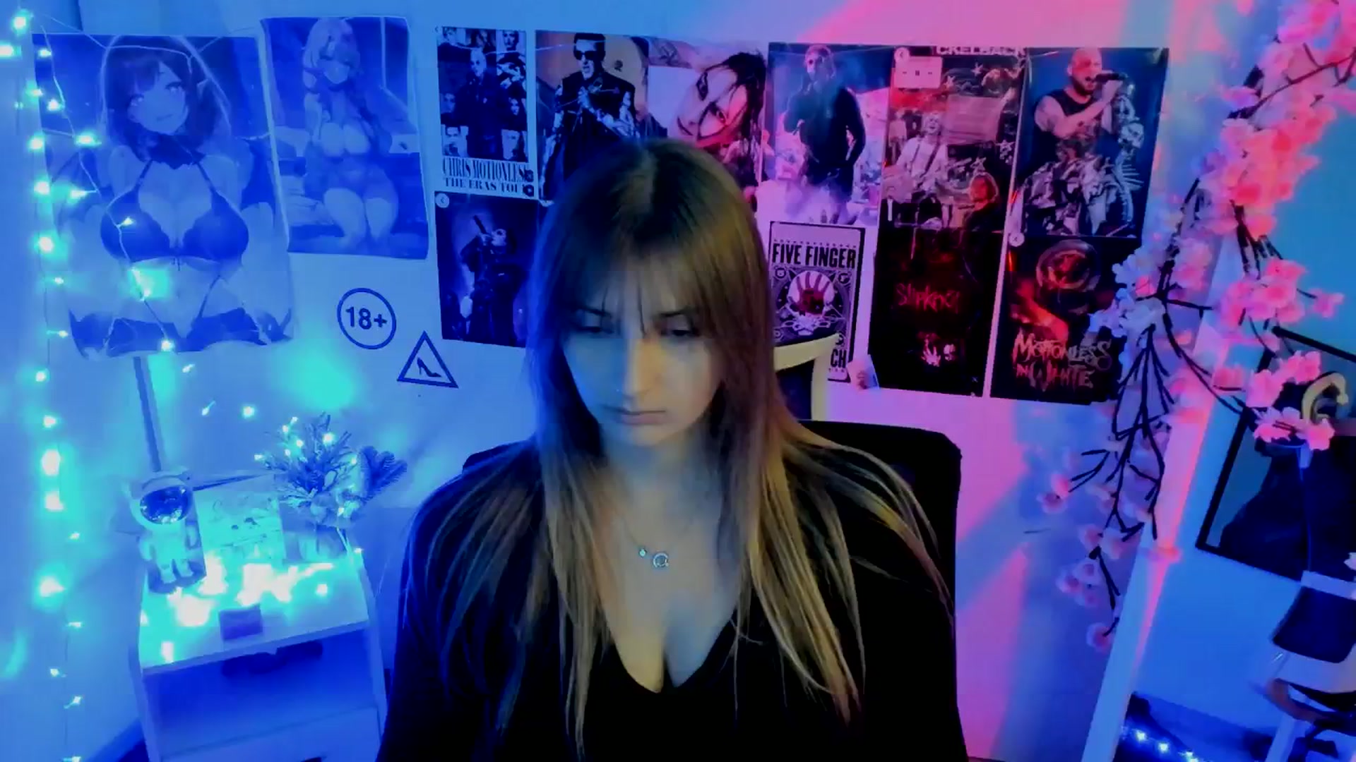 Gallery image thumbnail from Lisa_Star_'s myfreecams stream on, 11/19/2025, 13:53 image 17 of 20