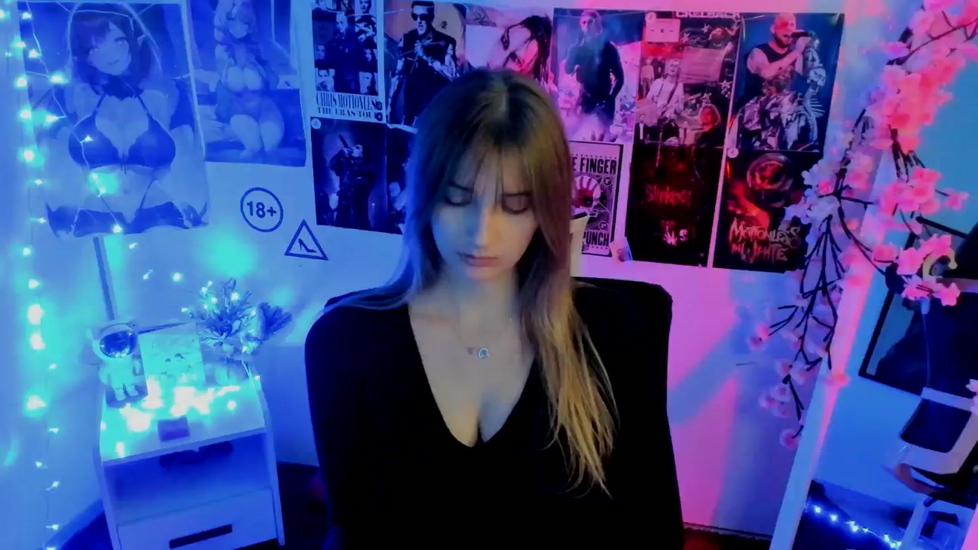 Gallery image thumbnail from Lisa_Star_'s myfreecams stream on, 11/19/2025, 14:21 image 11 of 20