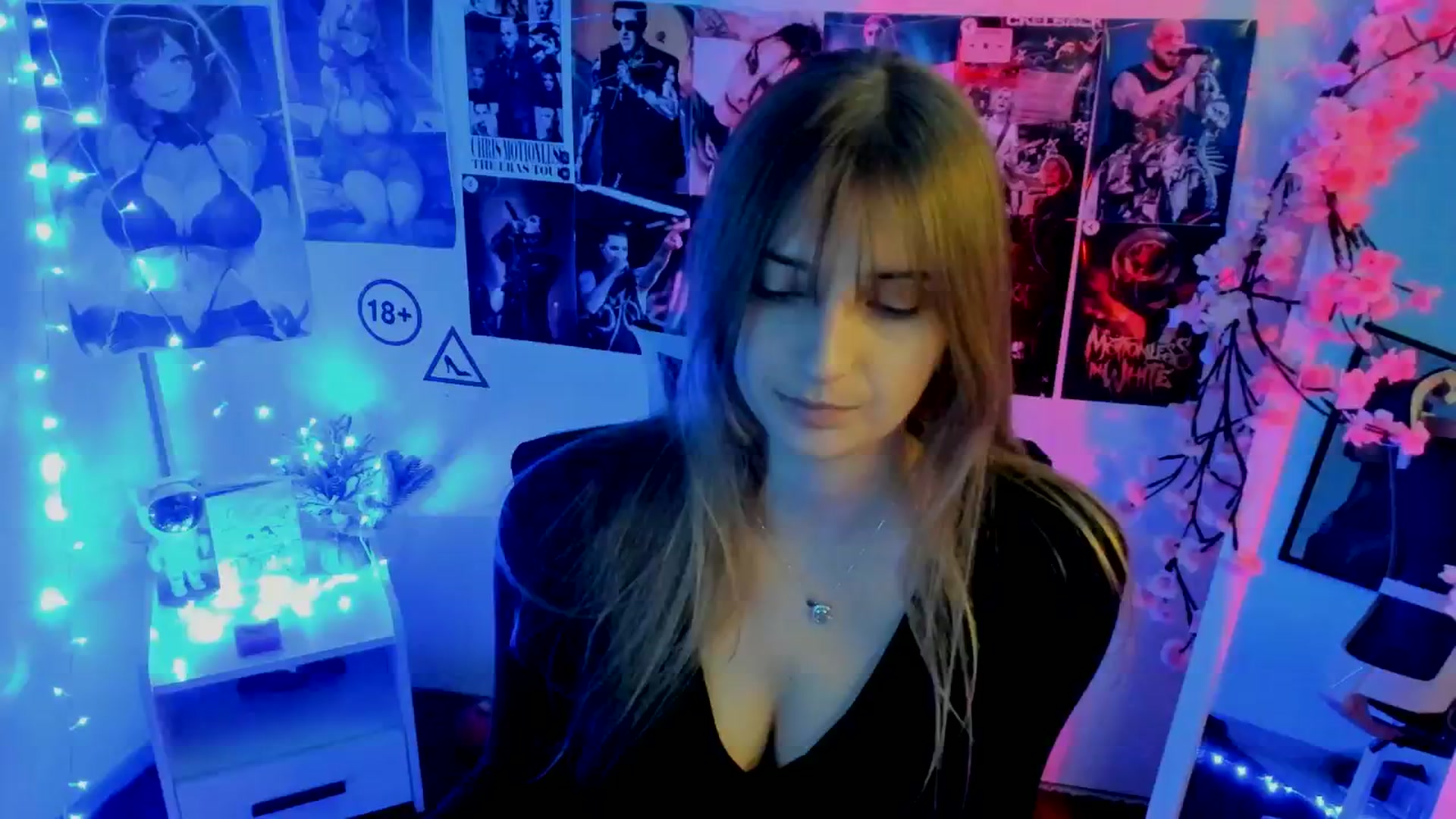 Gallery image thumbnail from Lisa_Star_'s myfreecams stream on, 11/19/2025, 14:21 image 6 of 20