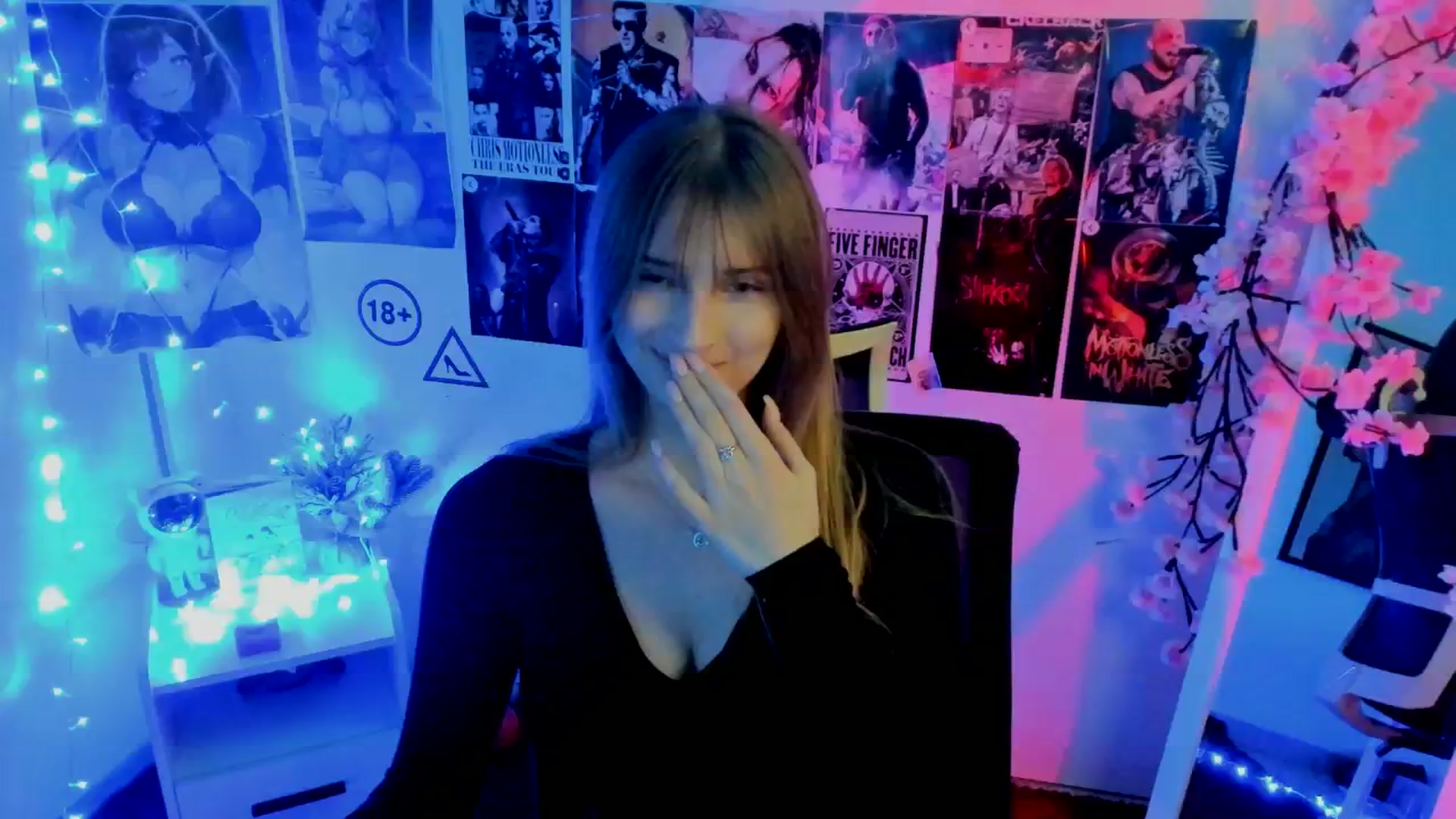 Gallery image thumbnail from Lisa_Star_'s myfreecams stream on, 11/19/2025, 14:21 image 16 of 20