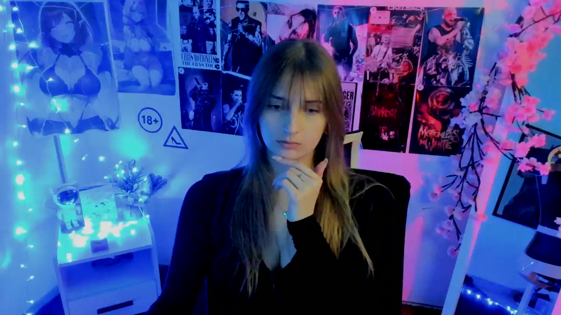 Gallery image thumbnail from Lisa_Star_'s myfreecams stream on, 11/19/2025, 14:21 image 7 of 20
