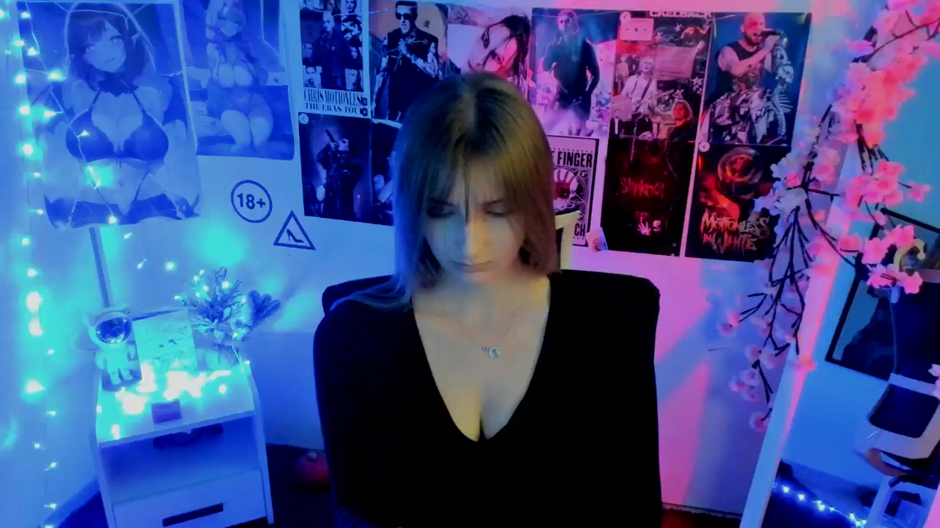 Gallery image thumbnail from Lisa_Star_'s myfreecams stream on, 11/19/2025, 14:21 image 18 of 20
