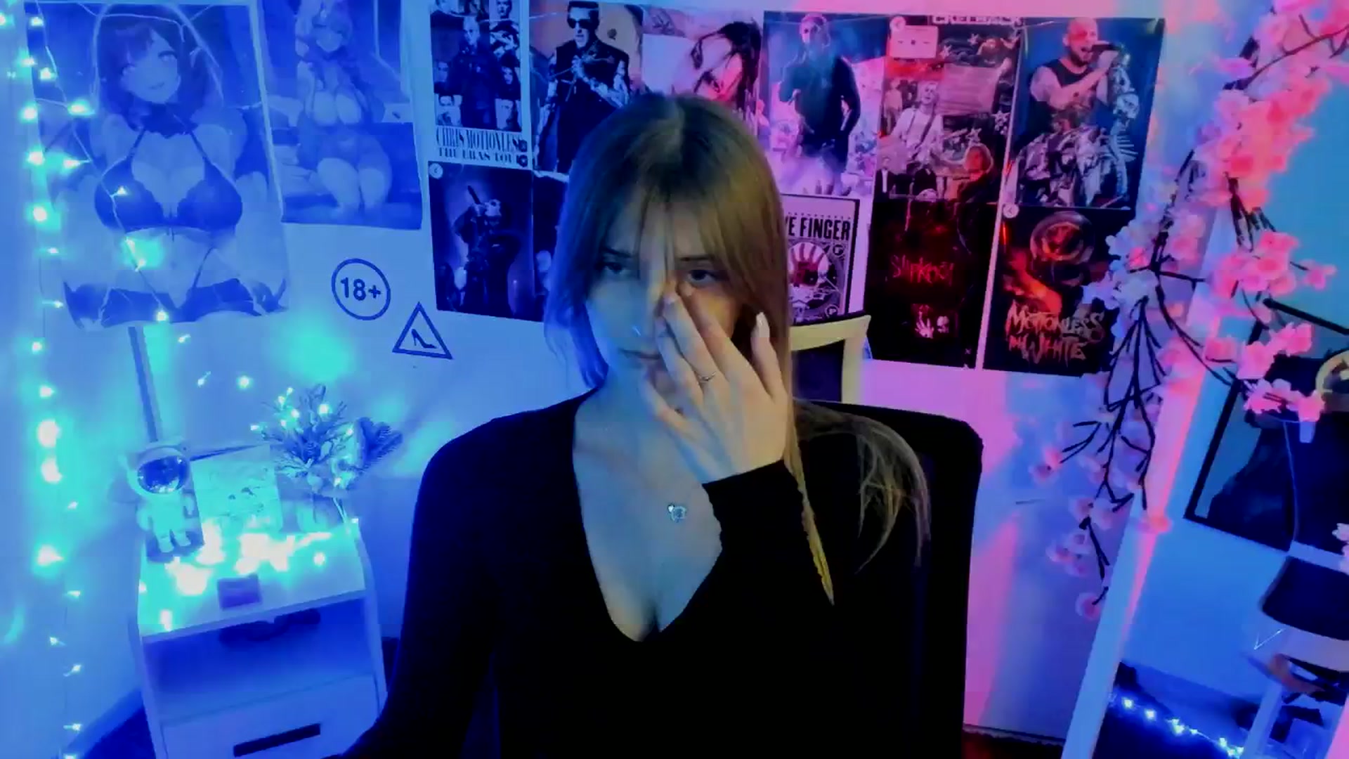 Gallery image thumbnail from Lisa_Star_'s myfreecams stream on, 11/19/2025, 14:21 image 3 of 20