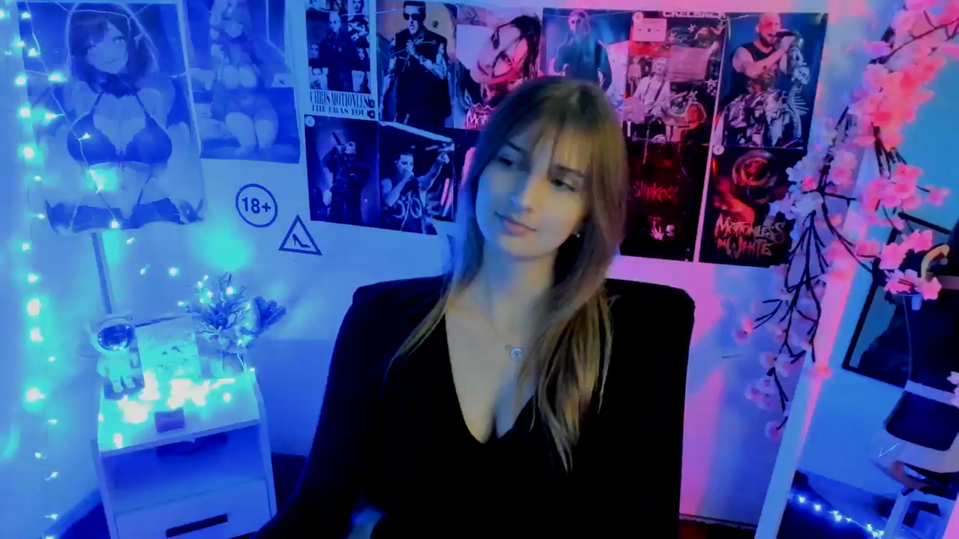Gallery image thumbnail from Lisa_Star_'s myfreecams stream on, 11/19/2025, 14:21 image 19 of 20