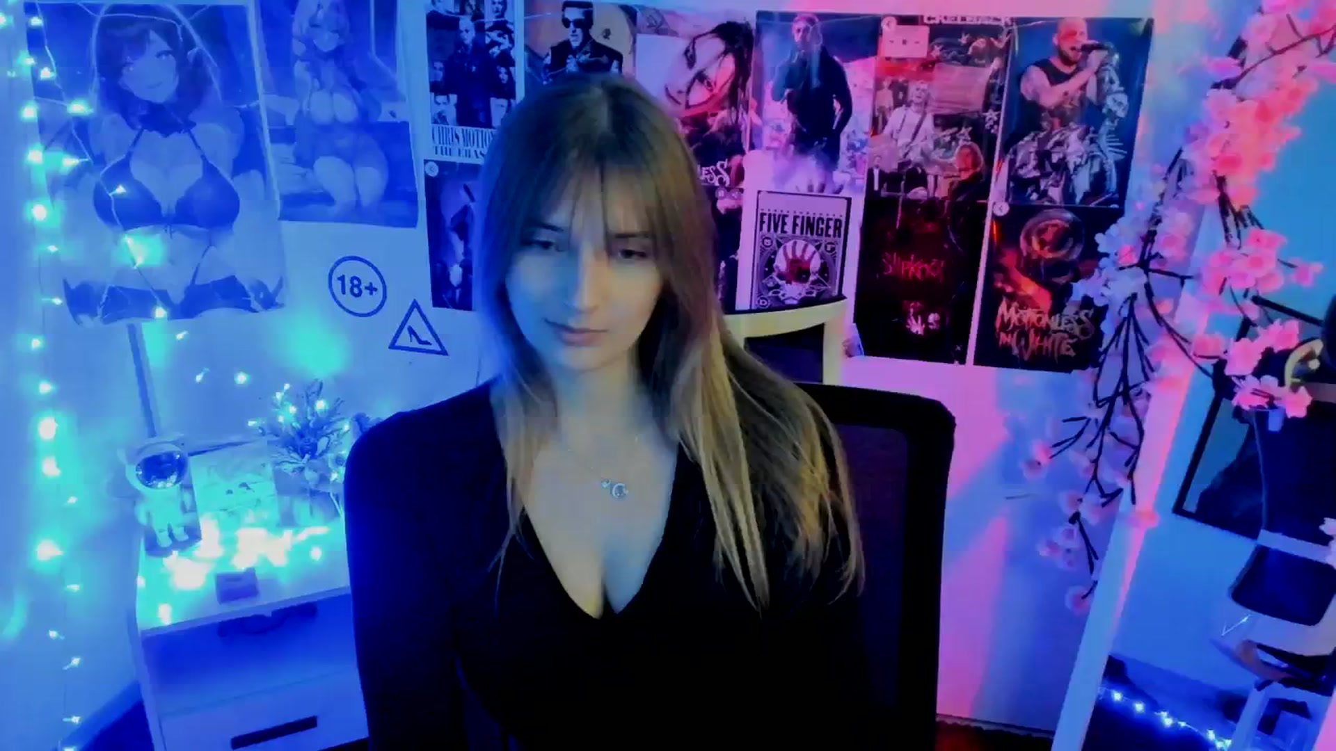 Gallery image thumbnail from Lisa_Star_'s myfreecams stream on, 11/19/2025, 14:21 image 20 of 20