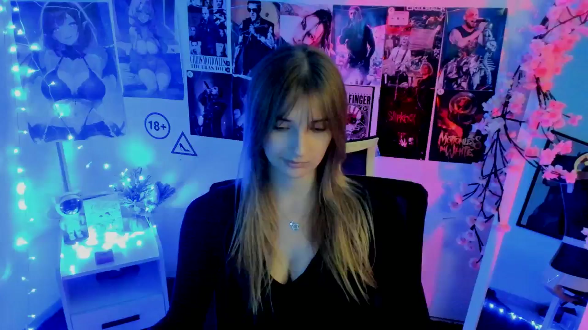 Gallery image thumbnail from Lisa_Star_'s myfreecams stream on, 11/19/2025, 14:21 image 8 of 20