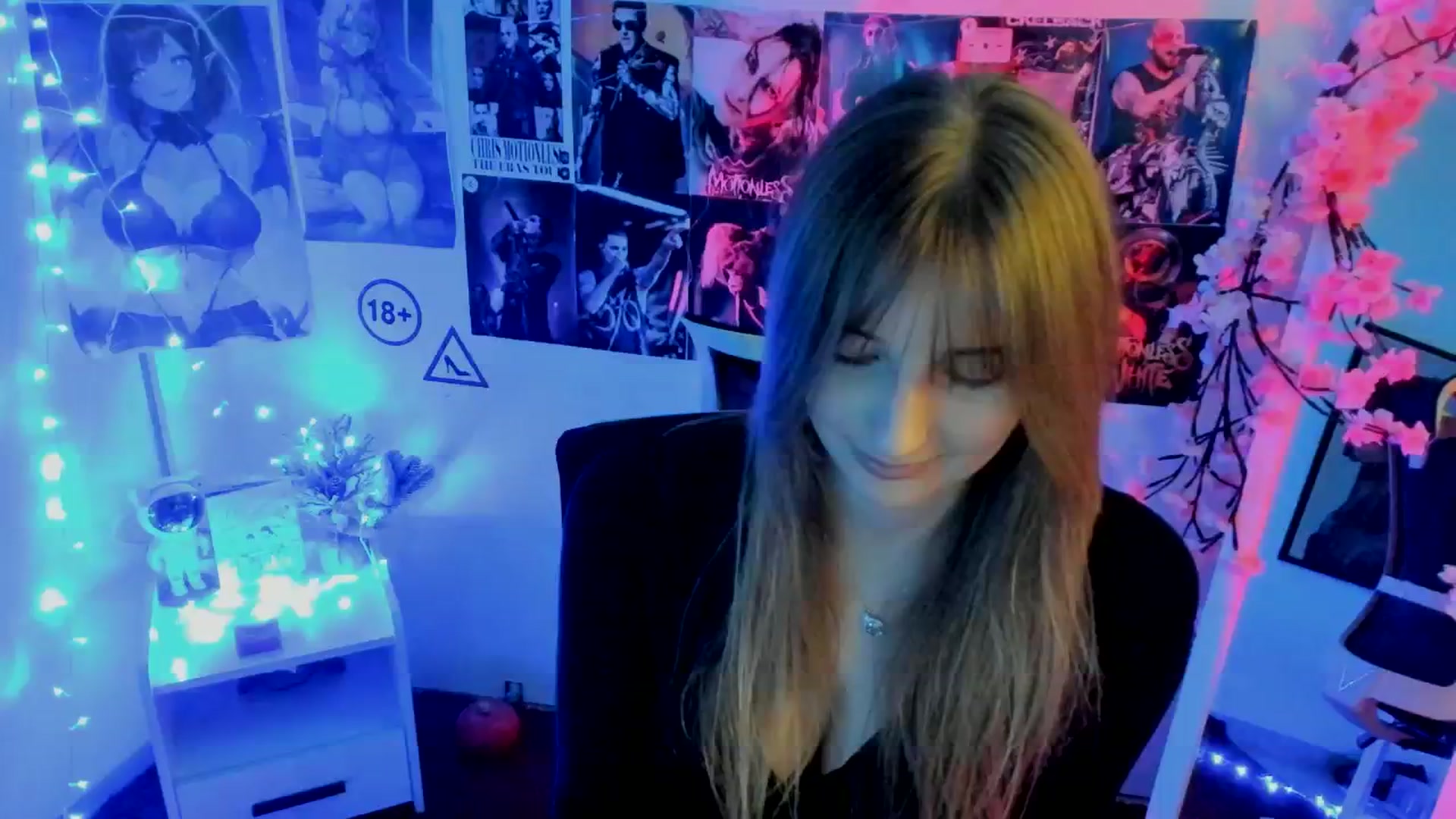 Gallery image thumbnail from Lisa_Star_'s myfreecams stream on, 11/19/2025, 14:21 image 9 of 20