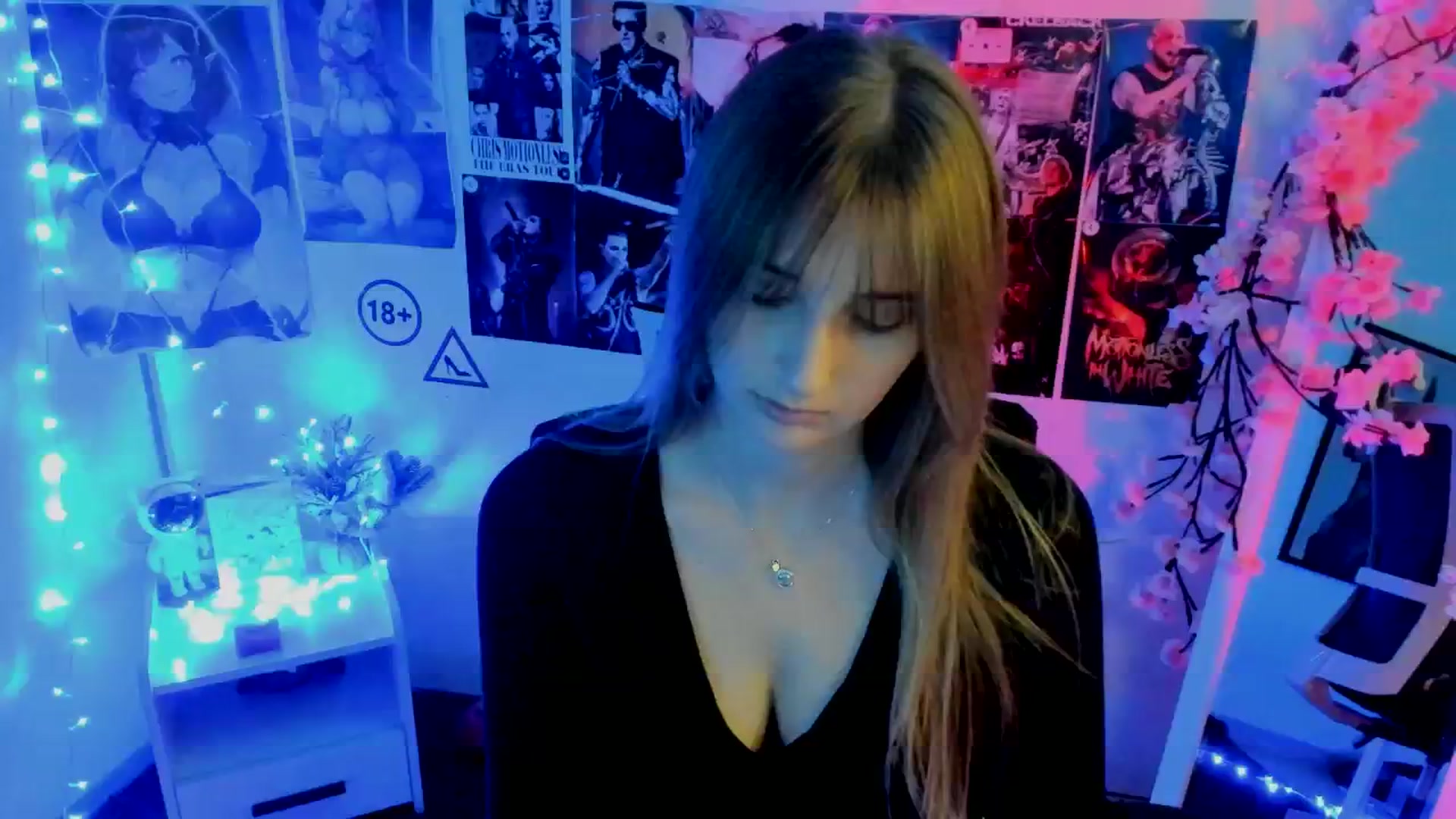 Gallery image thumbnail from Lisa_Star_'s myfreecams stream on, 11/19/2025, 14:21 image 12 of 20