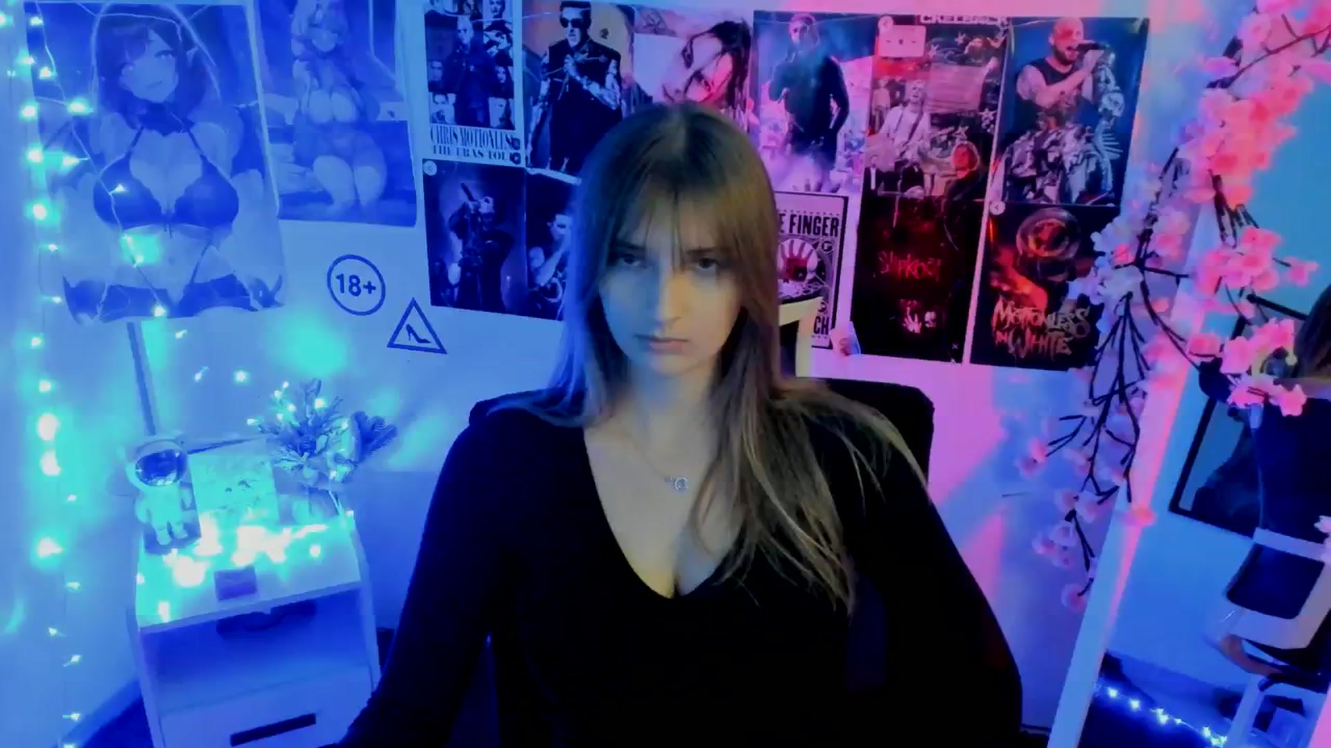 Gallery image thumbnail from Lisa_Star_'s myfreecams stream on, 11/19/2025, 14:21 image 15 of 20