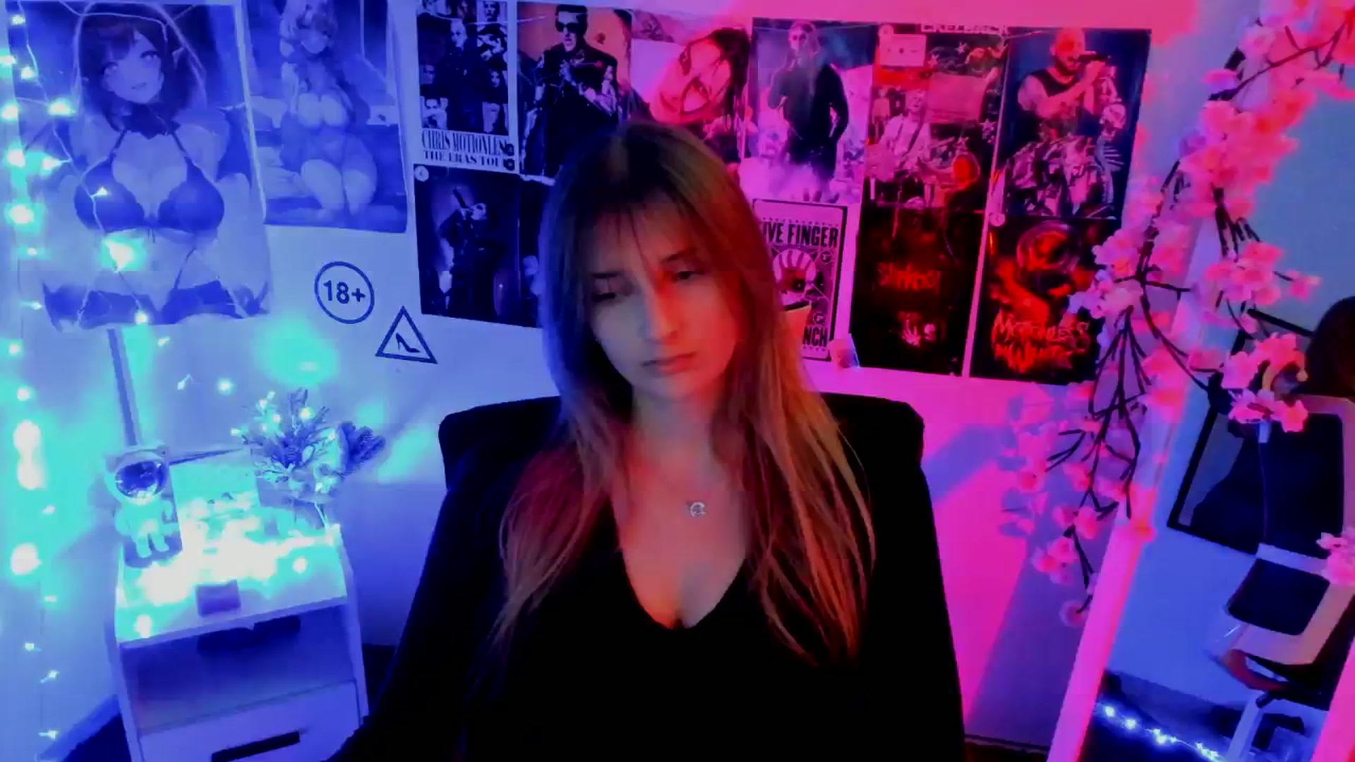Gallery image thumbnail from Lisa_Star_'s myfreecams stream on, 11/19/2025, 15:56 image 17 of 20