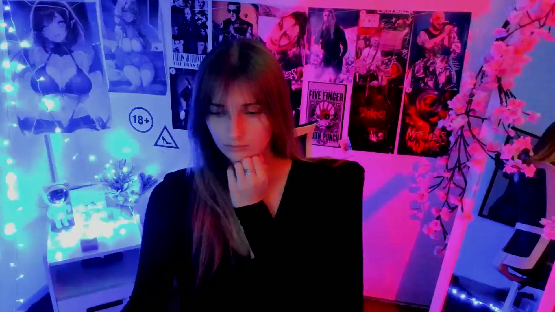 Gallery image thumbnail from Lisa_Star_'s myfreecams stream on, 11/19/2025, 15:56 image 1 of 20
