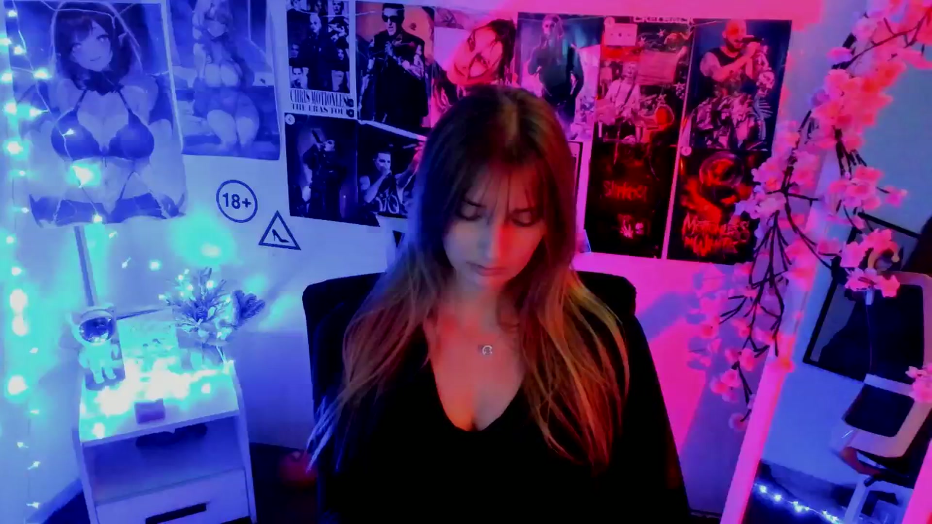 Gallery image thumbnail from Lisa_Star_'s myfreecams stream on, 11/19/2025, 15:56 image 16 of 20