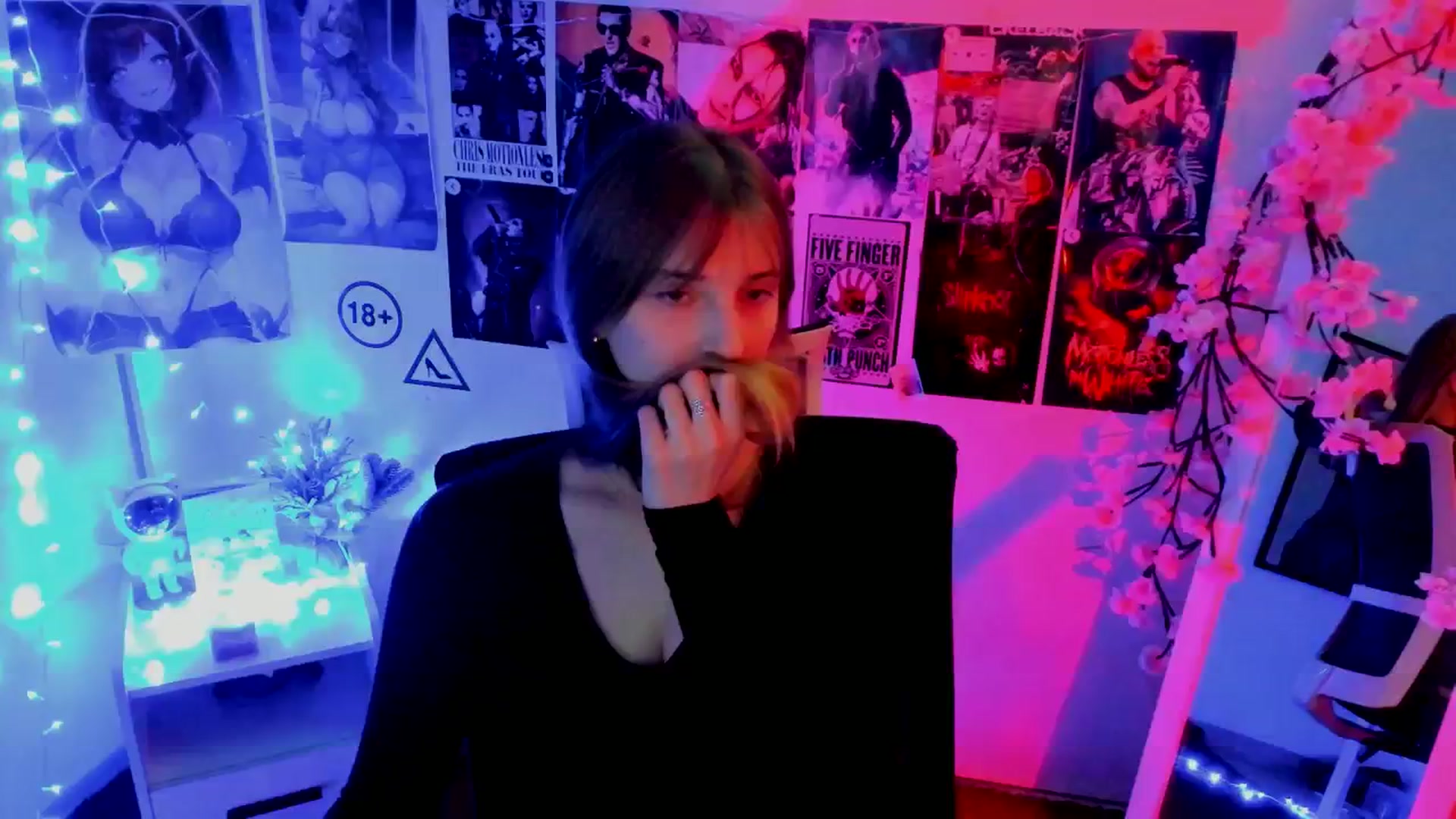 Gallery image thumbnail from Lisa_Star_'s myfreecams stream on, 11/19/2025, 15:56 image 8 of 20