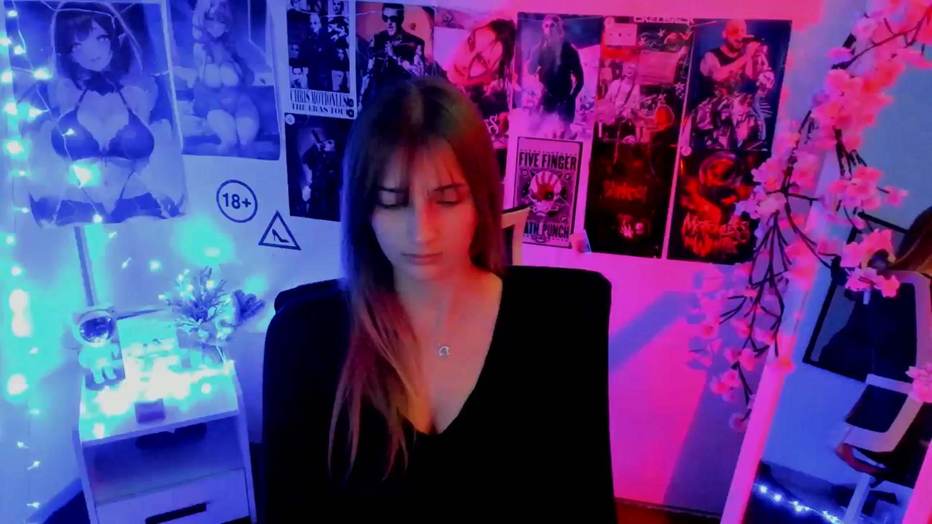 Gallery image thumbnail from Lisa_Star_'s myfreecams stream on, 11/19/2025, 15:56 image 12 of 20