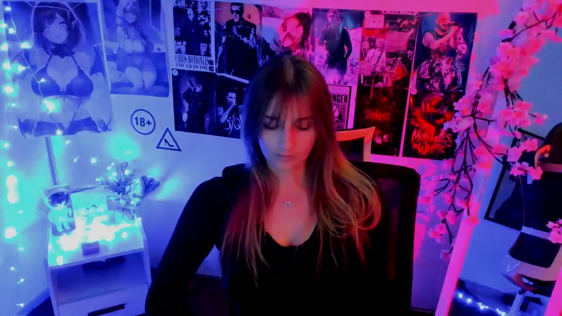 Gallery image thumbnail from Lisa_Star_'s myfreecams stream on, 11/19/2025, 18:16 image 3 of 20