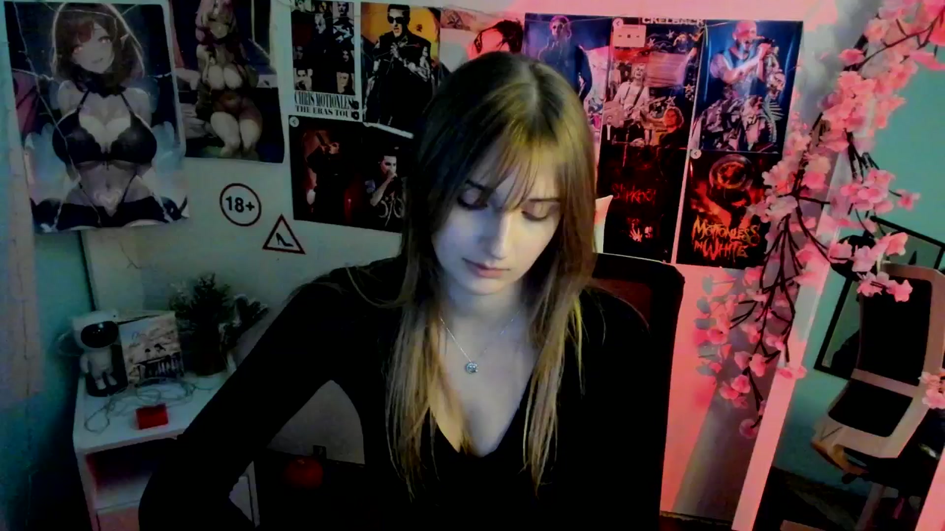 Gallery image thumbnail from Lisa_Star_'s myfreecams stream on, 11/19/2025, 18:16 image 16 of 20