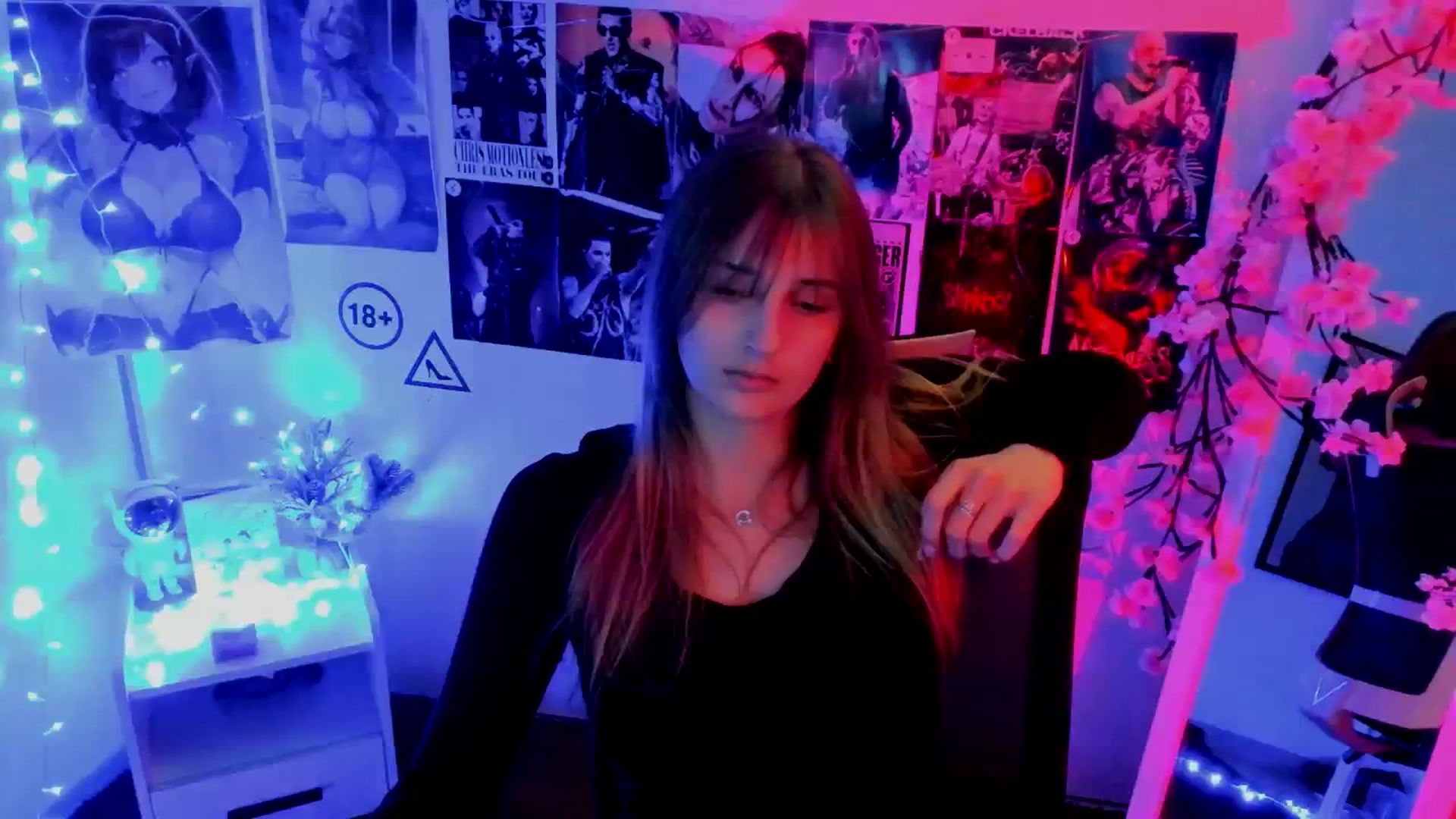 Gallery image thumbnail from Lisa_Star_'s myfreecams stream on, 11/19/2025, 18:16 image 2 of 20